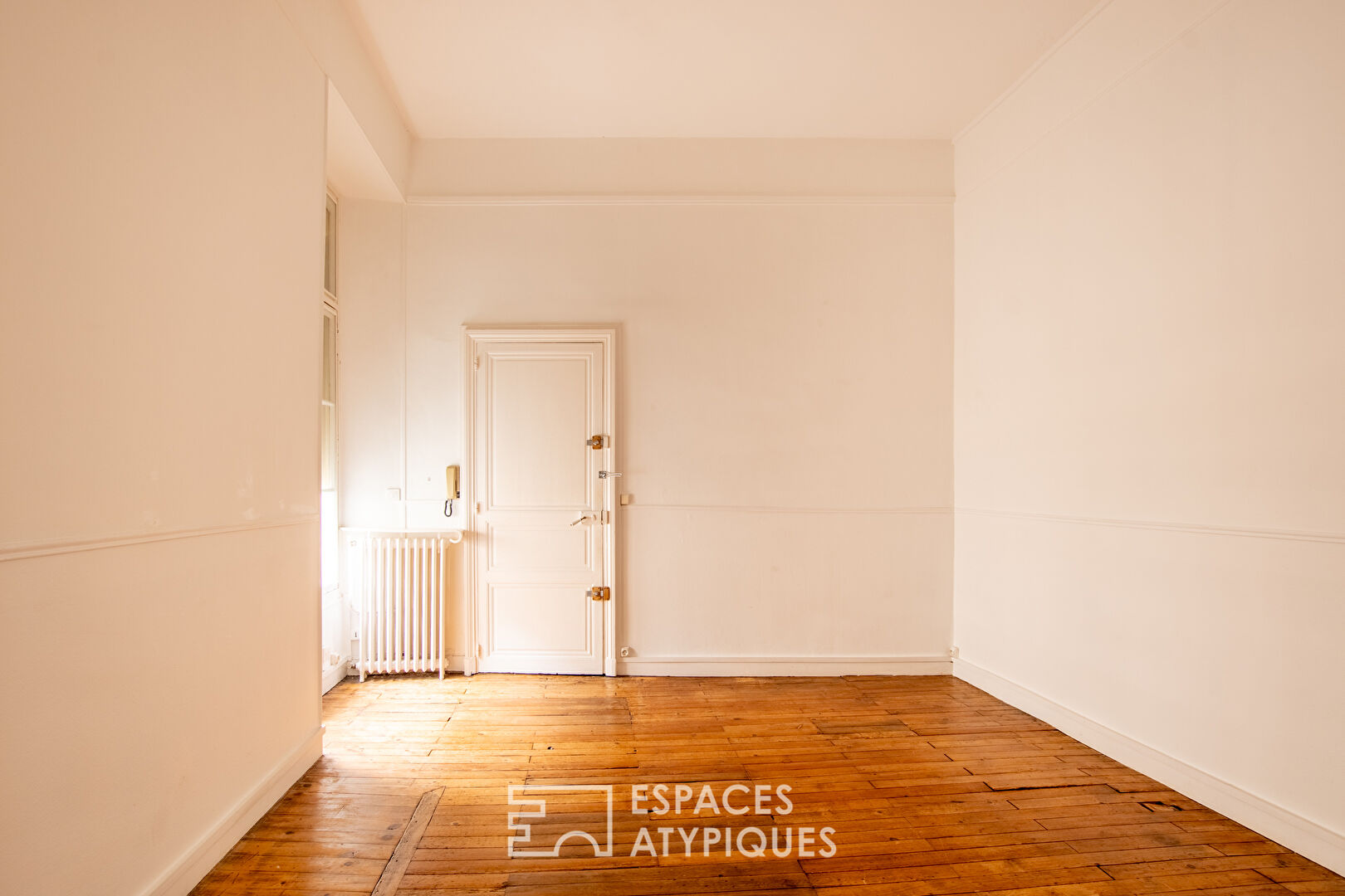 Photo Bel appartement lumineux dans un immeuble de caractère. image 3/6