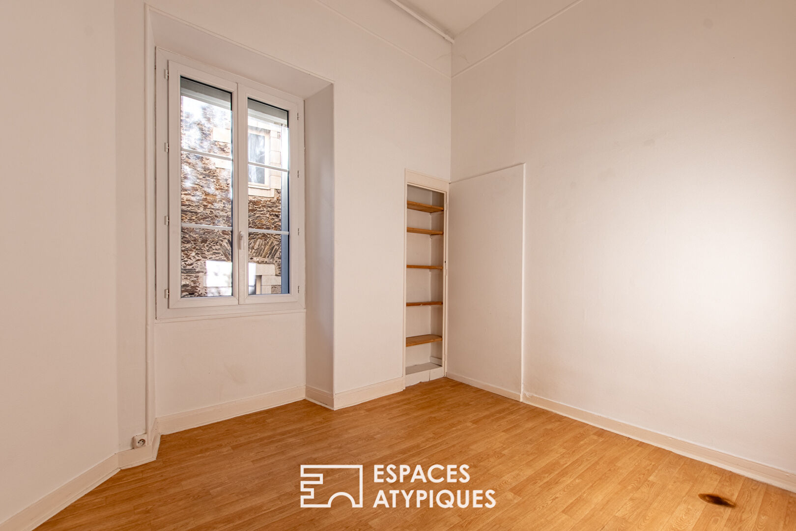 Photo Bel appartement lumineux dans un immeuble de caractère. image 5/6
