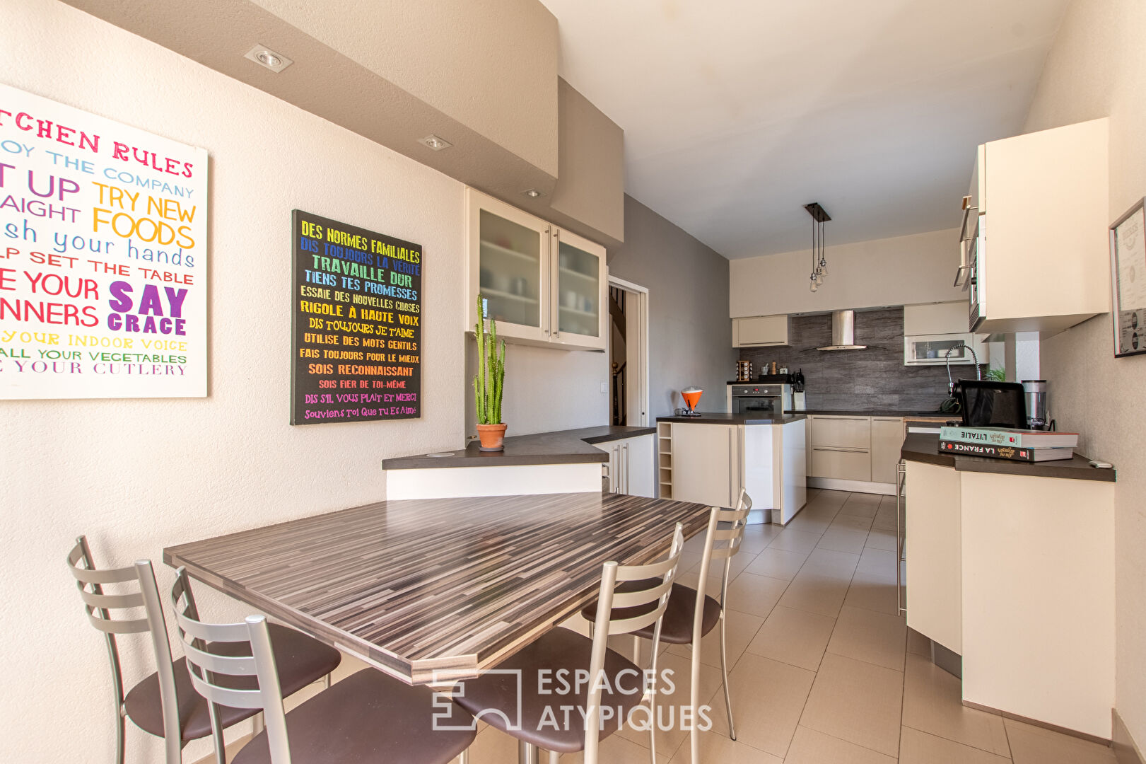 Photo Généreuse maison de famille avec piscine image 4/6