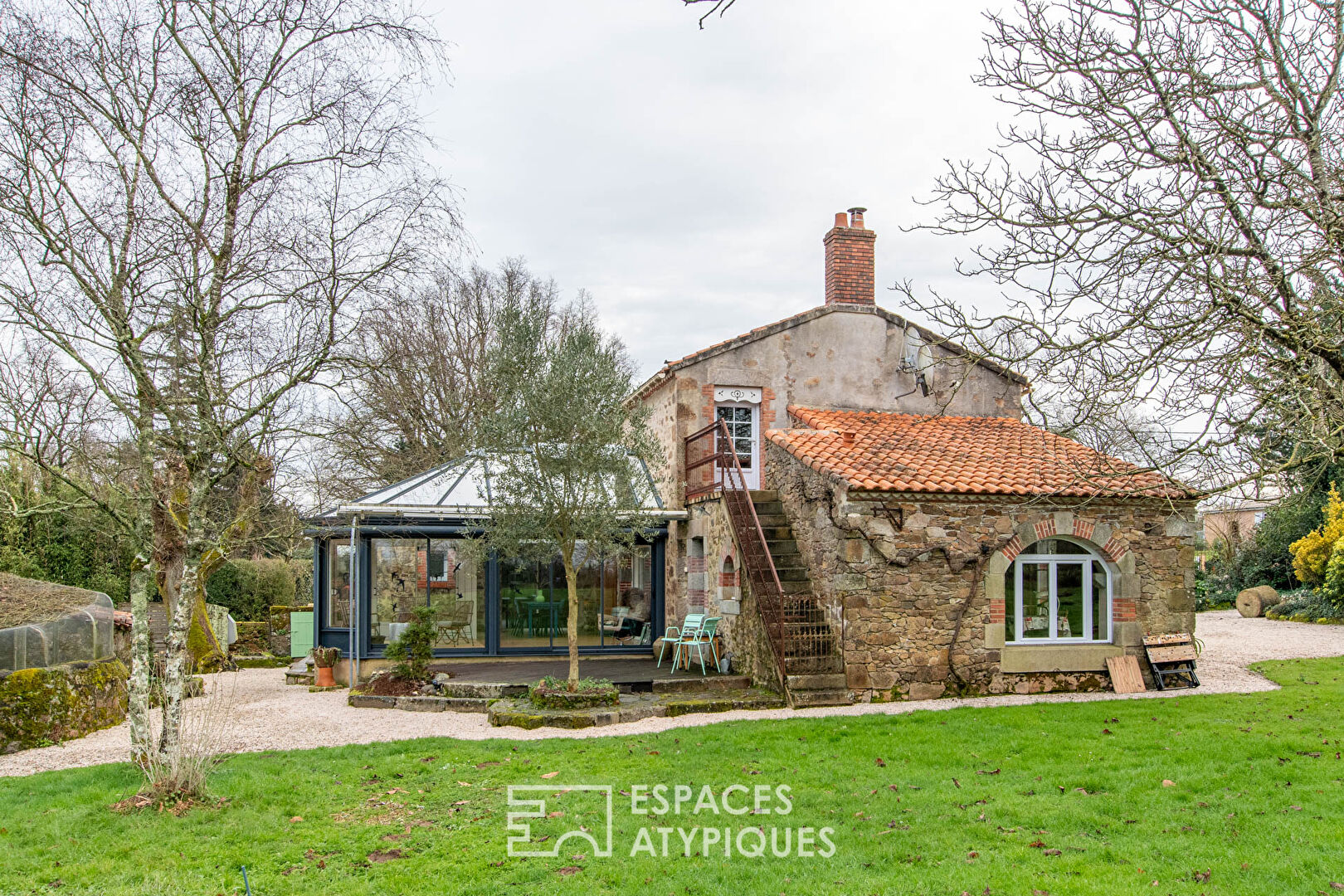 Photo Corps de ferme rénové au coeur du vignoble vendéen image 2/6