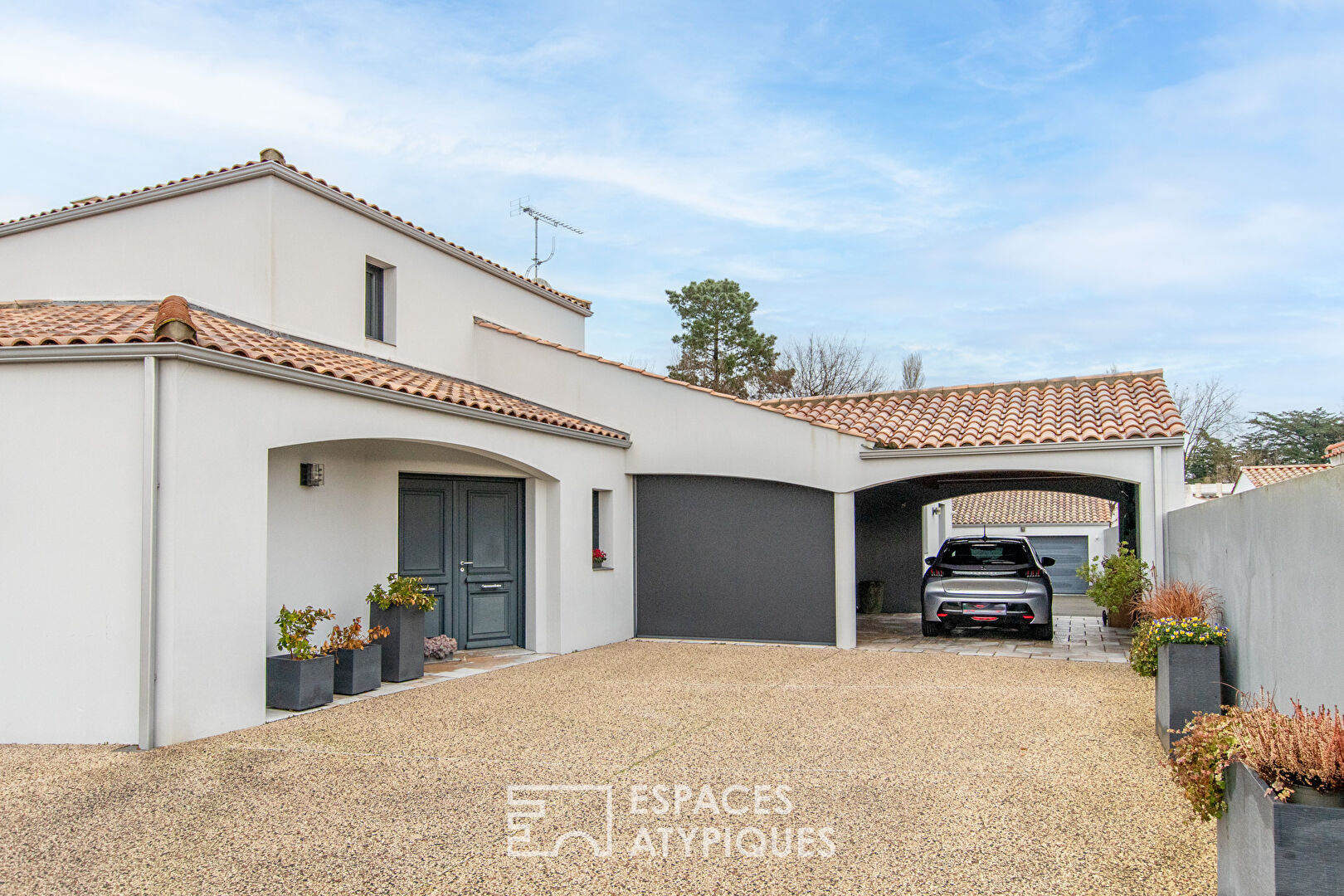 Villa spacieuse et élégante avec espace bien-être et garage
