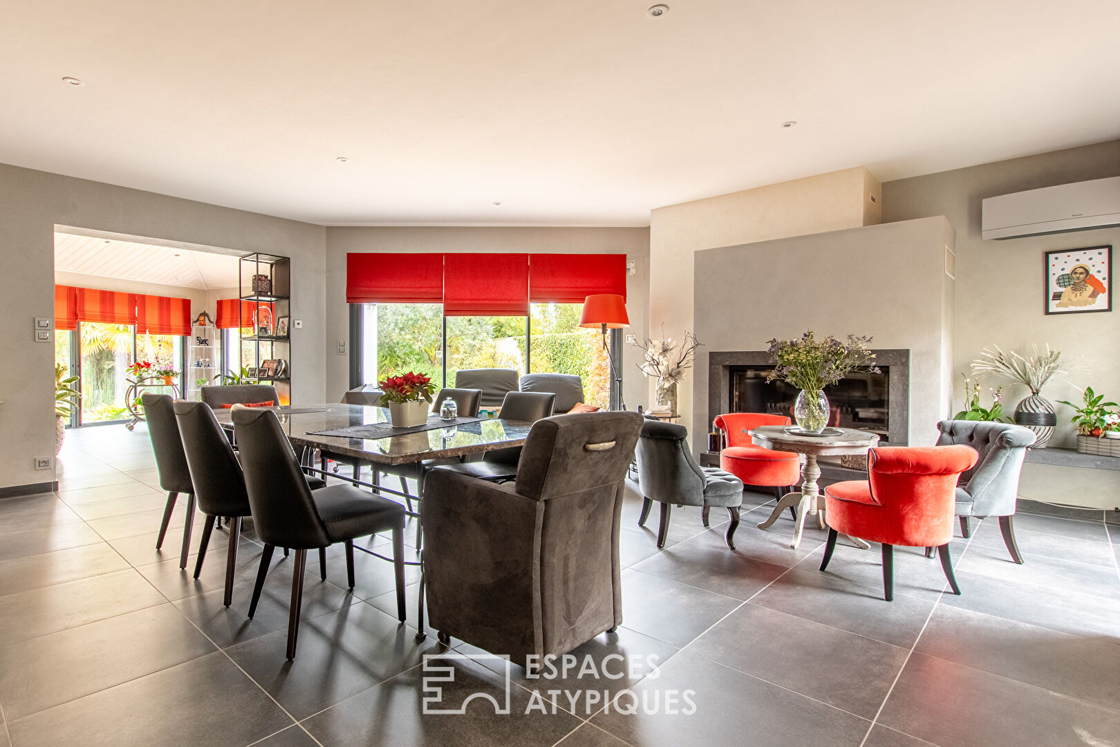 Photo Villa spacieuse et élégante avec espace bien-être et garage image 3/5