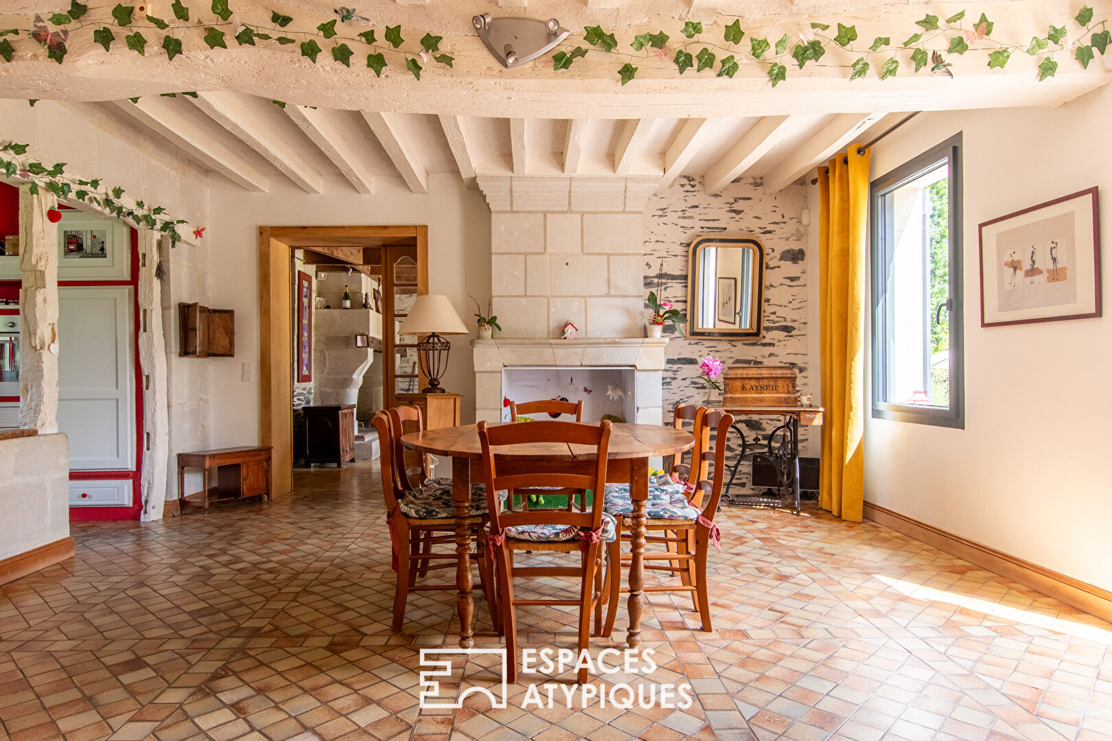 Photo Longère traditionnelle du Val de loire sur son parc avec piscine image 6/6