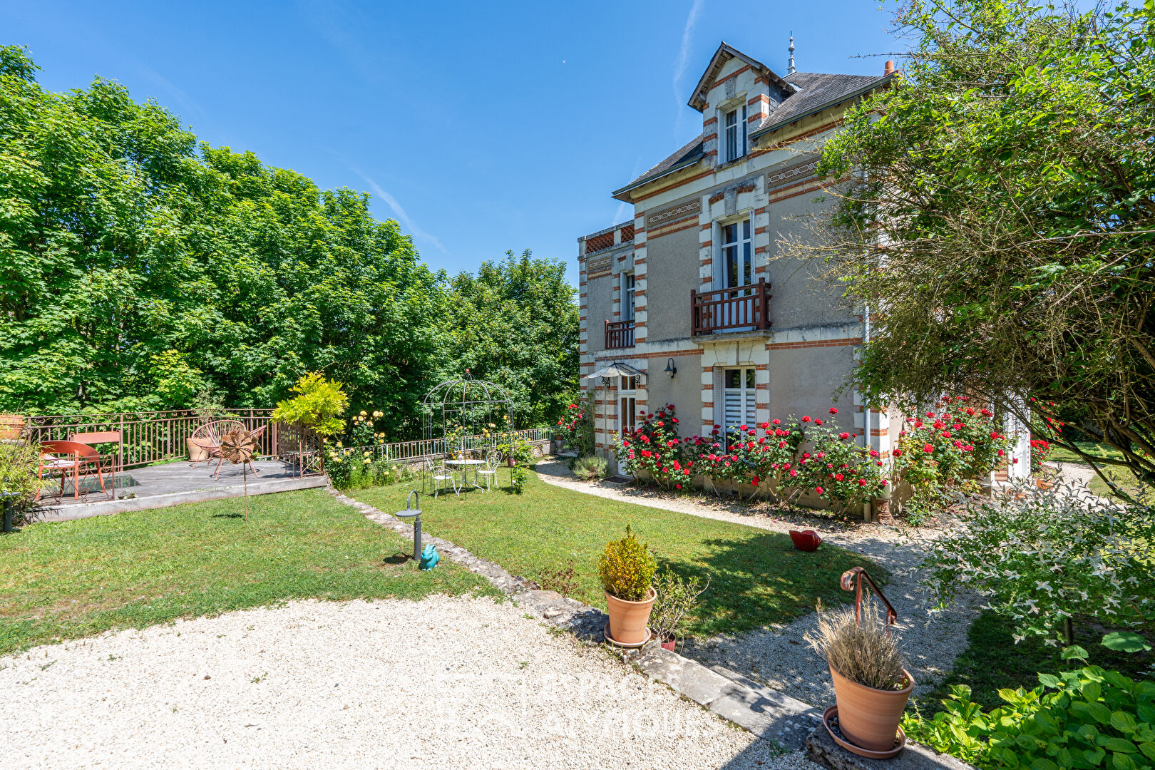 Photo Maison de maitre rénovée avec vue sur Loire et dépendances image 2/6