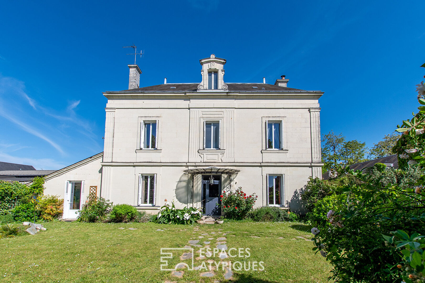 Photo Maison de maître avec appartement attenant et parc arboré image 2/6