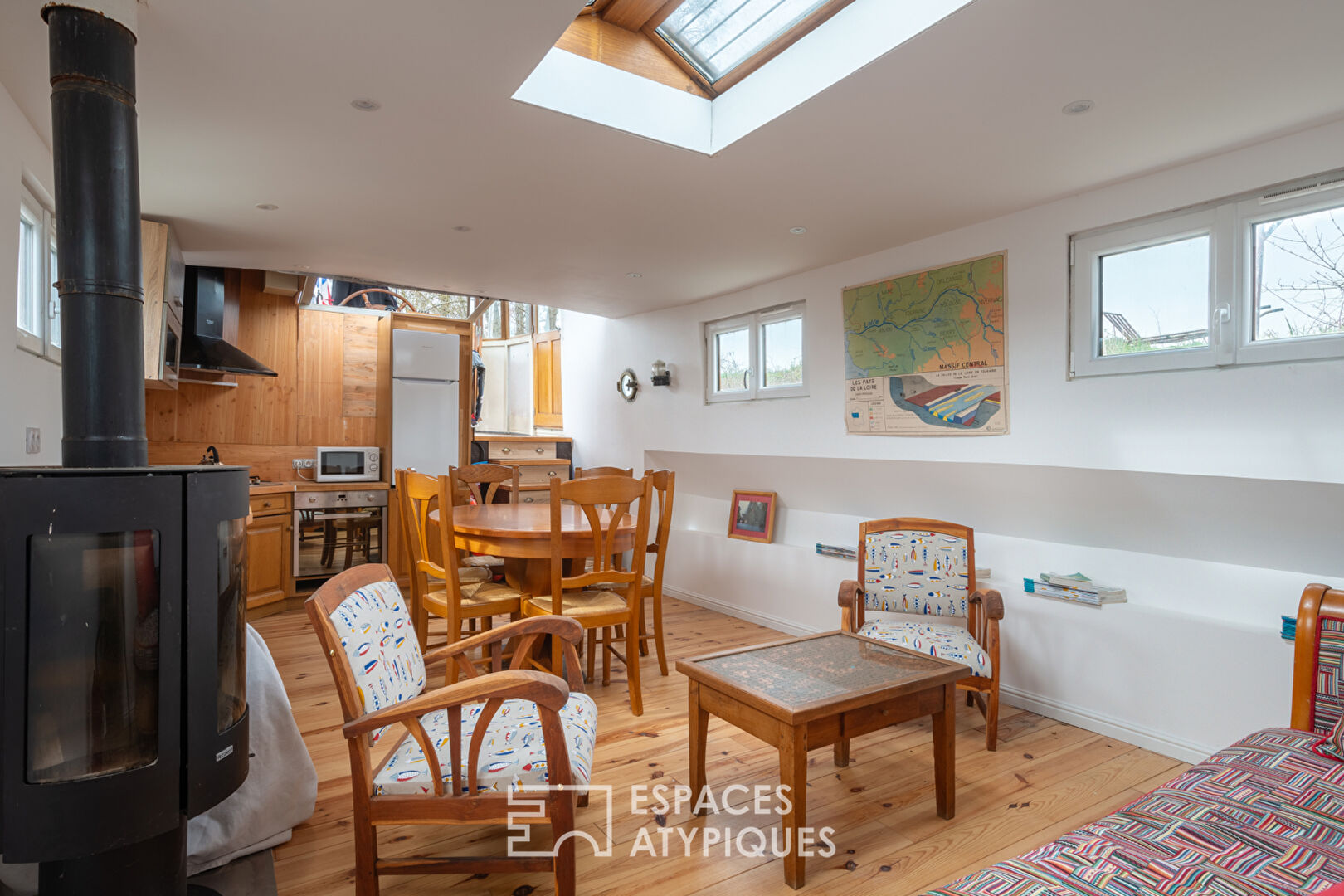 Photo Péniche hollandaise rénovée : une expérience unique entre charme et confort image 6/6