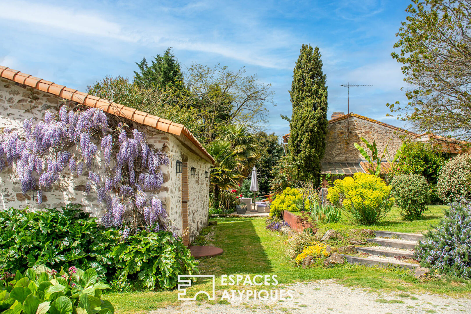 Propriété de charme avec piscine, gîte et chambre d'hôtes