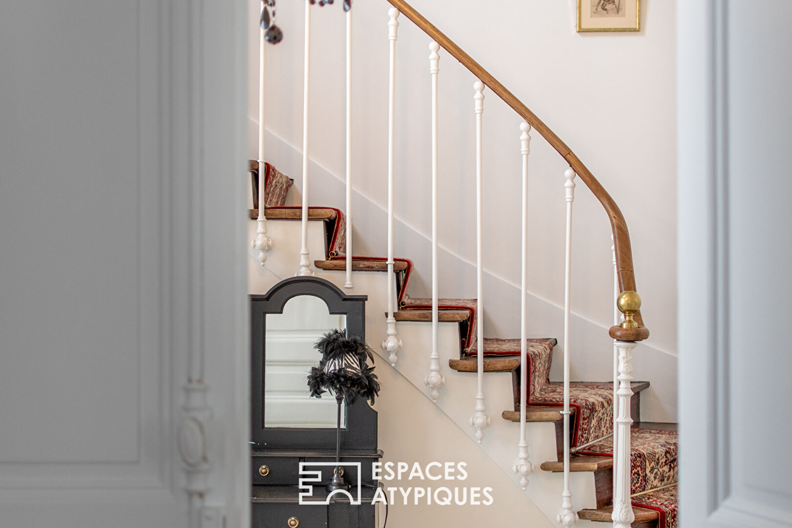 Photo Hôtel particulier avec piscine et dépendances image 4/6