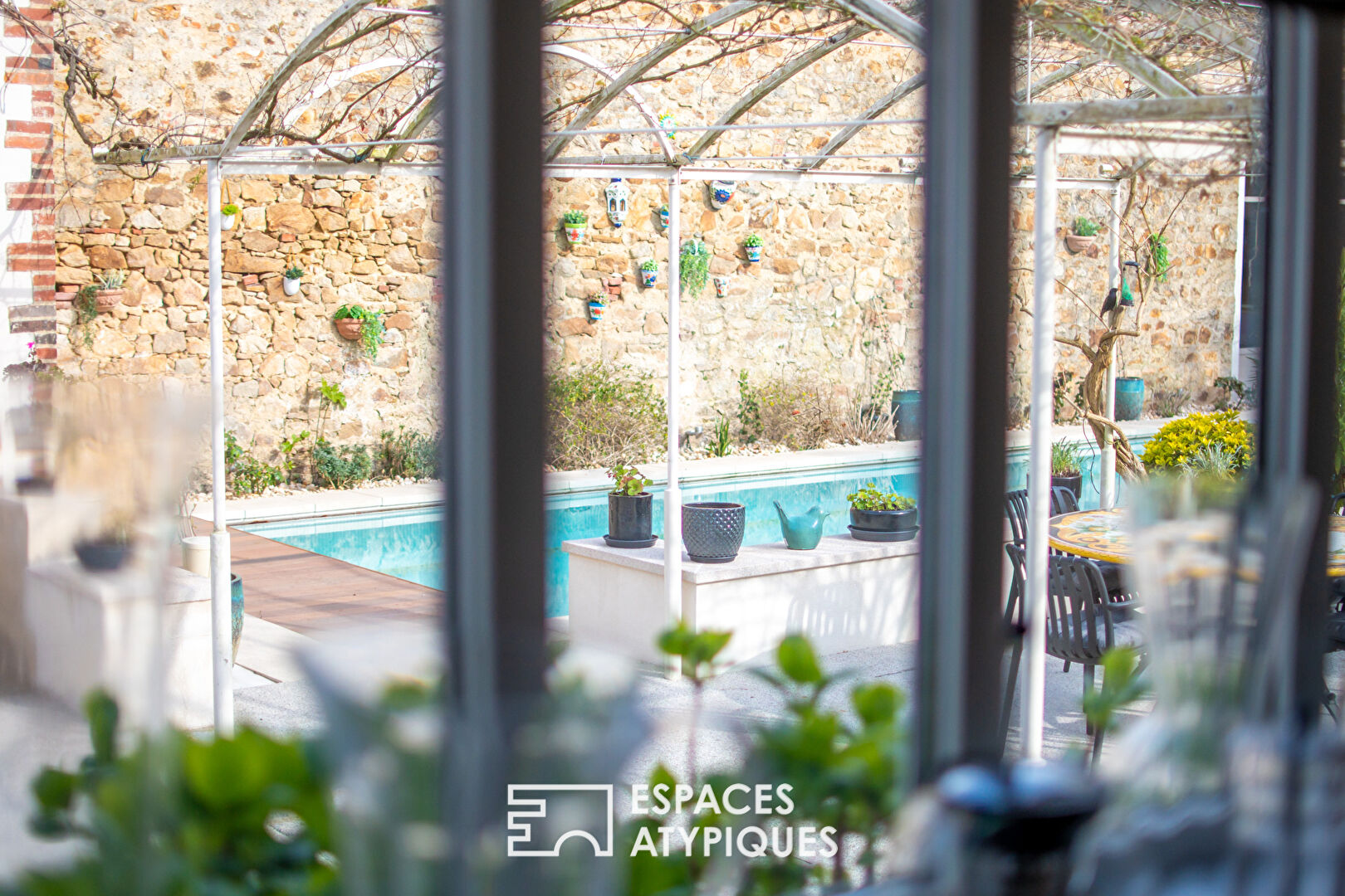 Photo Hôtel particulier avec piscine et dépendances image 5/6