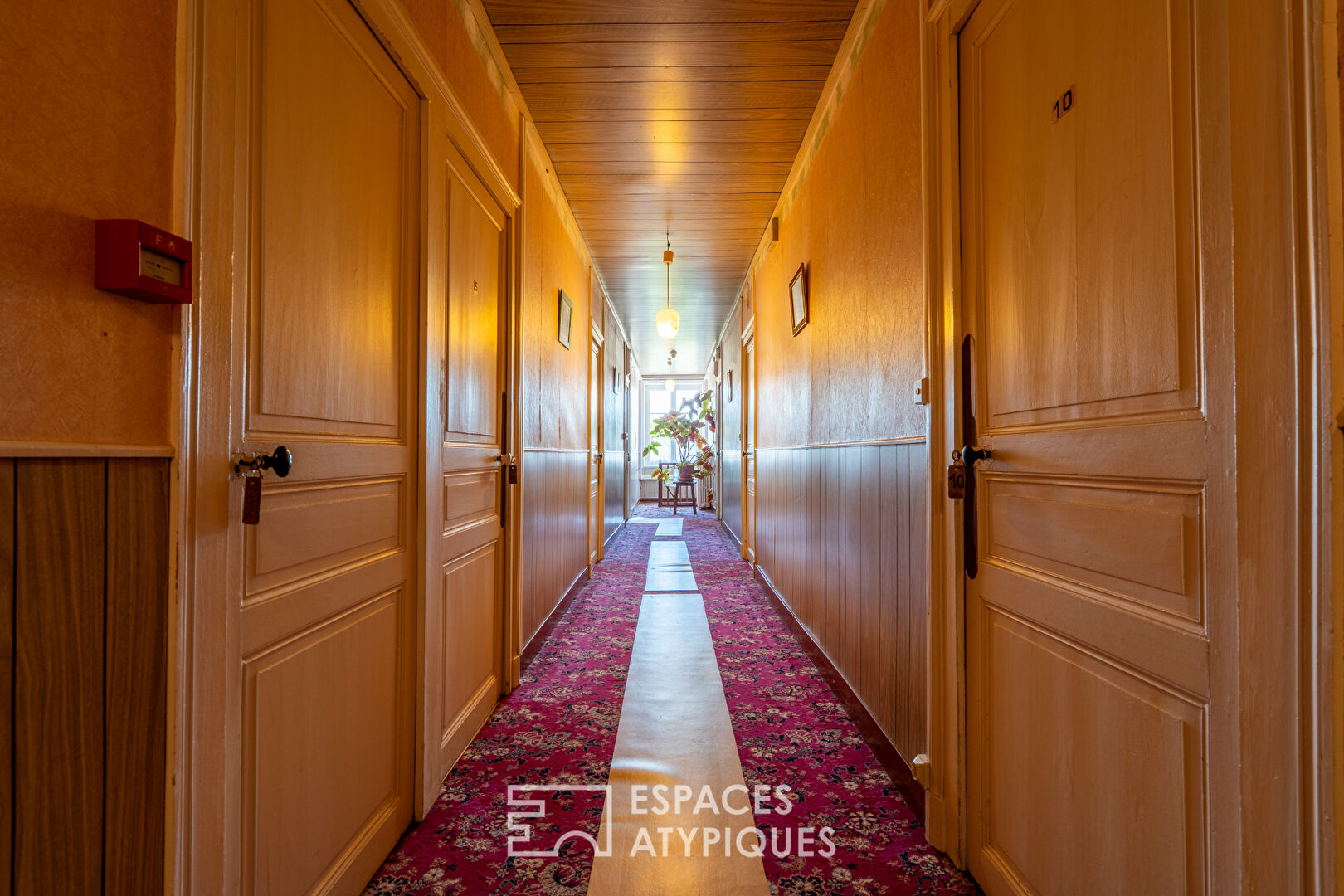 Photo Bâtisses rares avec jardin et dépendances image 4/6