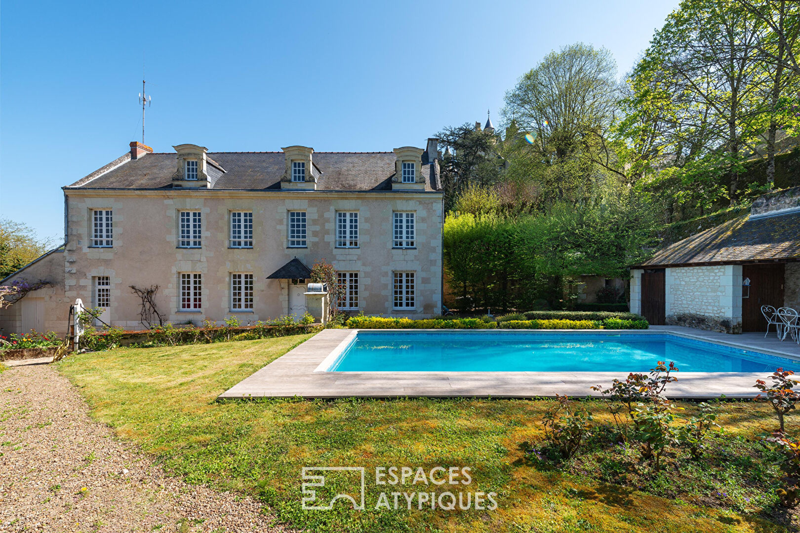 Presbytère de caractère avec vue exceptionnelle