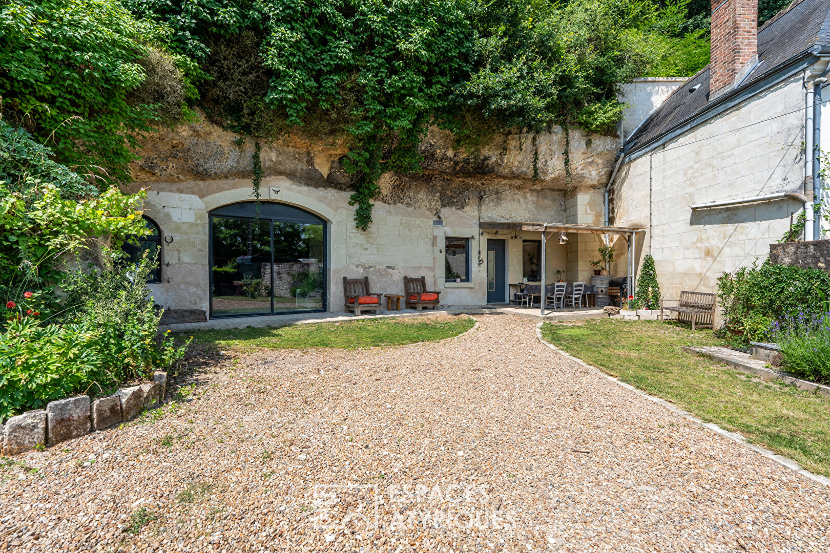 Maison troglodytique avec vue