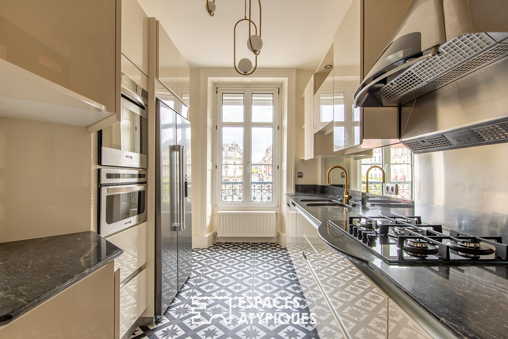 Photo Appartement avec vue imprenable sur la Place du Ralliement image 3/6