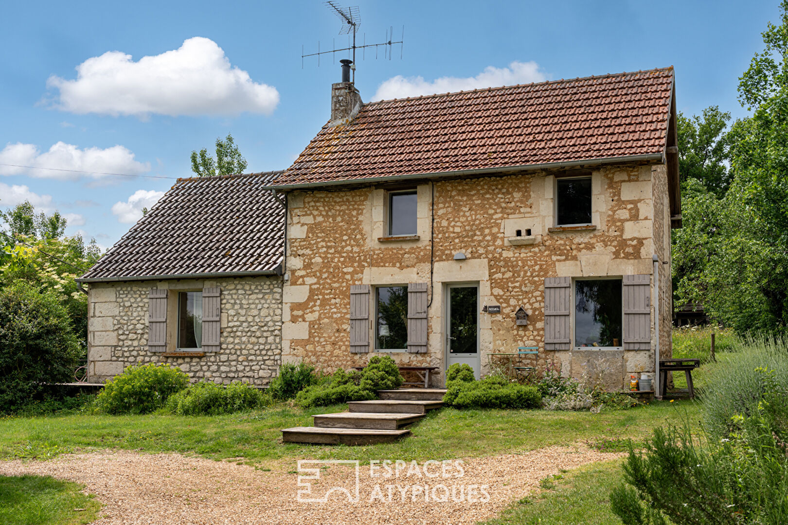 Photo Propriété avec cabanes dans les arbres image 3/6