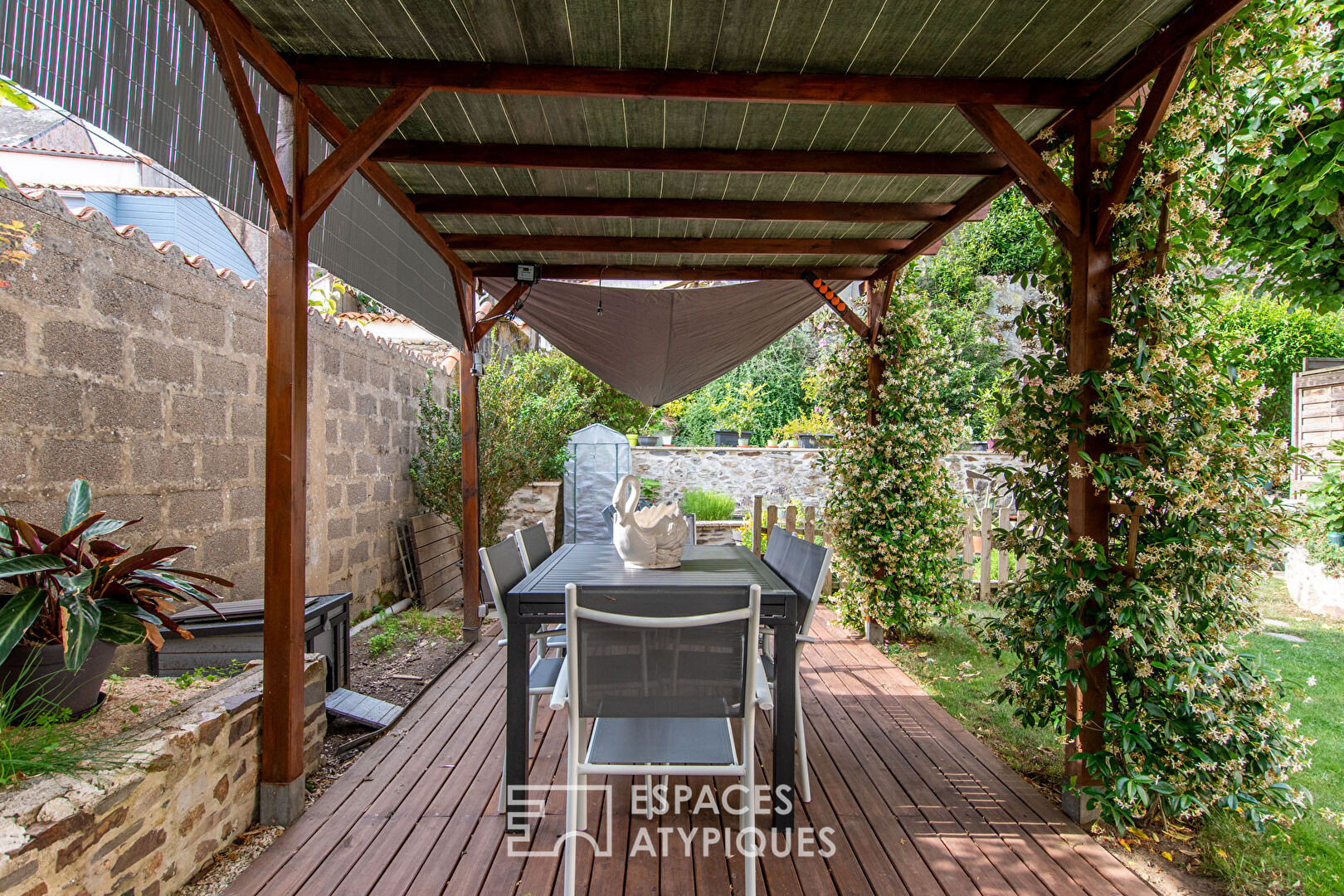 Photo Maison de ville au calme avec jardin et garage au coeur des Sables-d'Olonne image 1/5