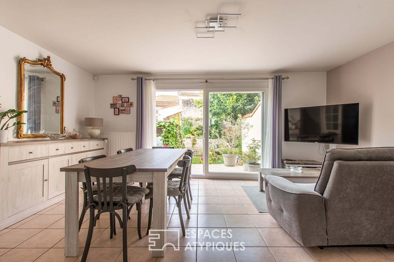 Photo Maison de ville au calme avec jardin et garage au coeur des Sables-d'Olonne image 2/5