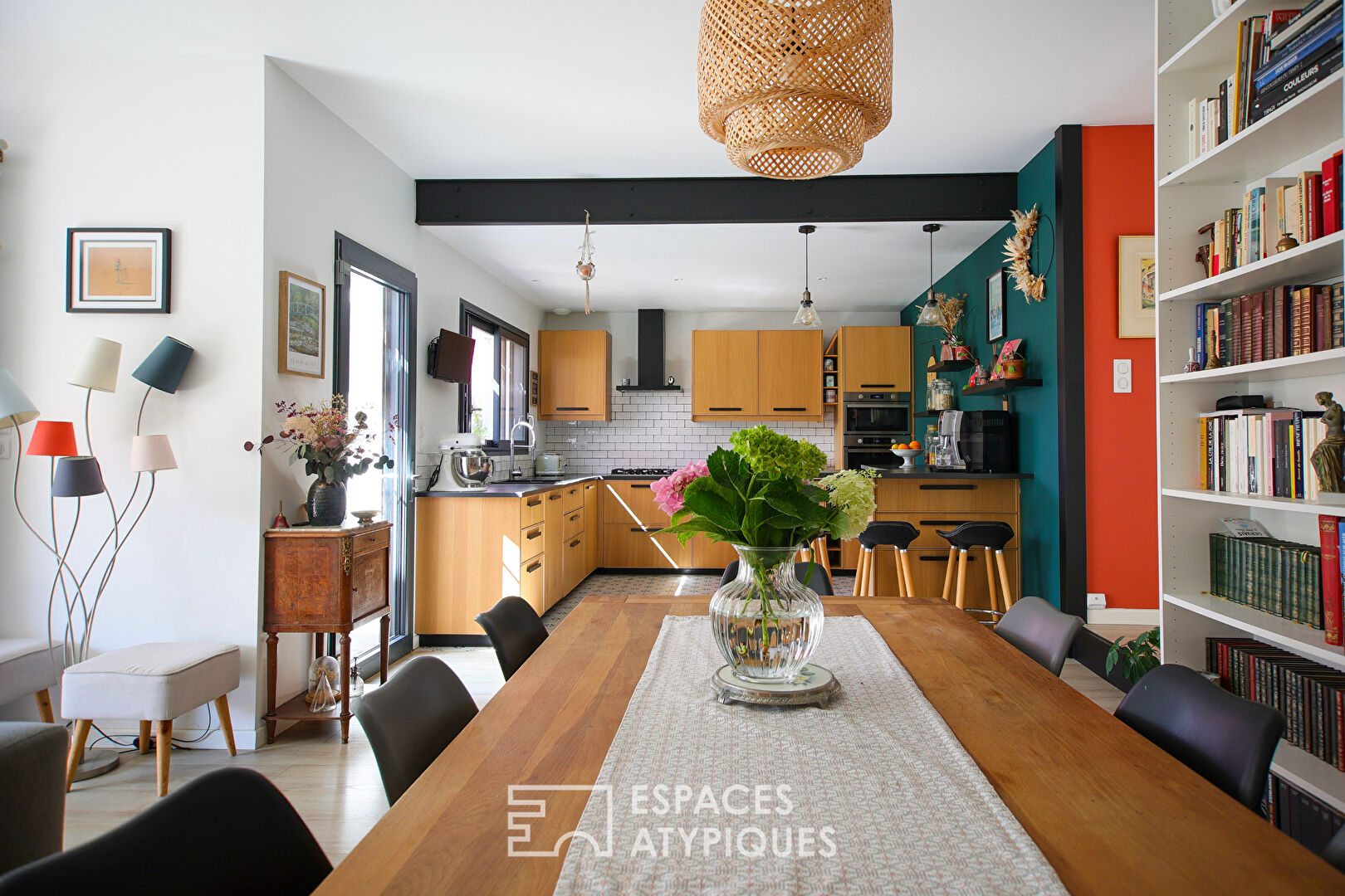 Photo Maison contemporaine avec jardin arboré image 4/6