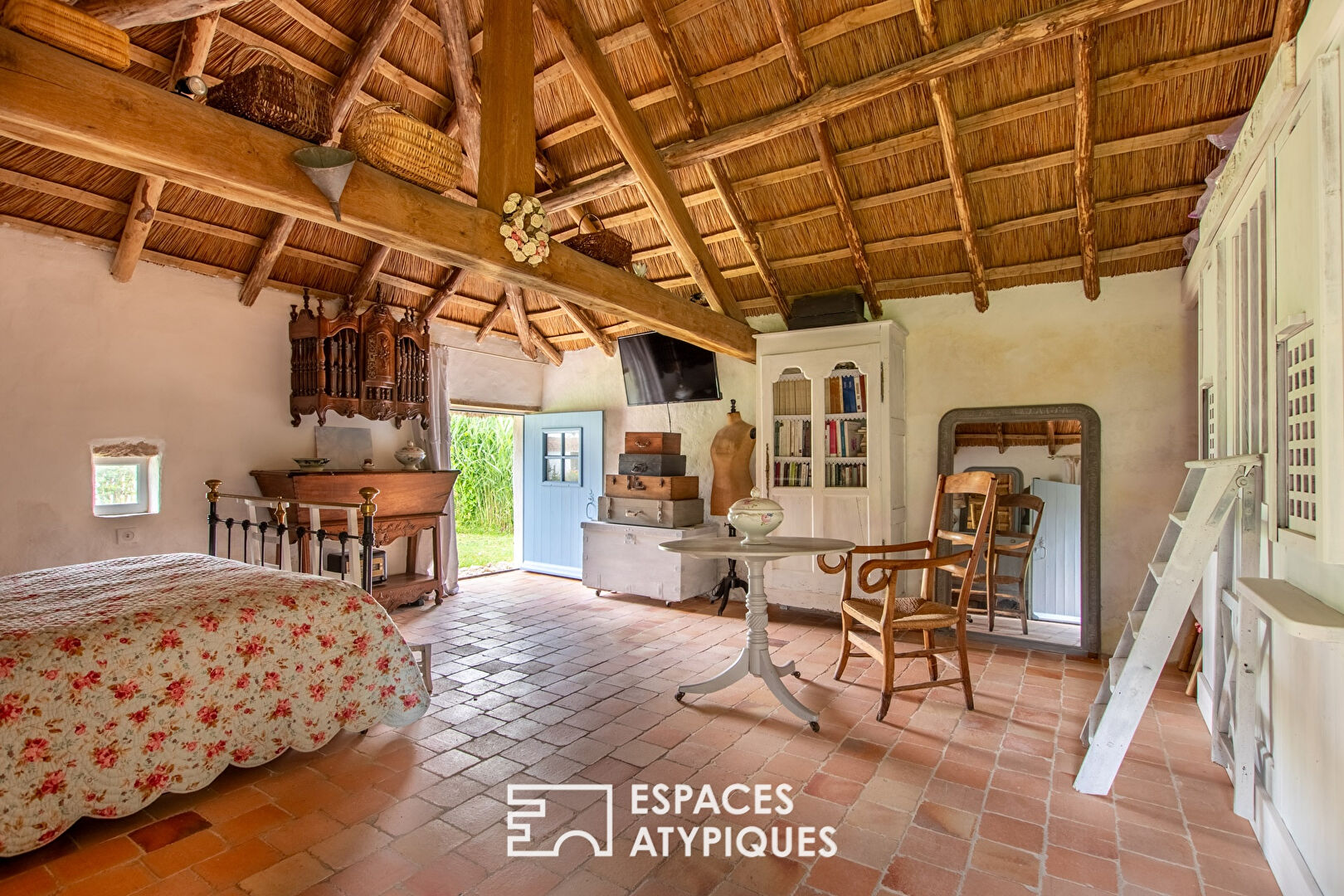 Photo Élégante maison avec bourrine au fil des marais image 4/6