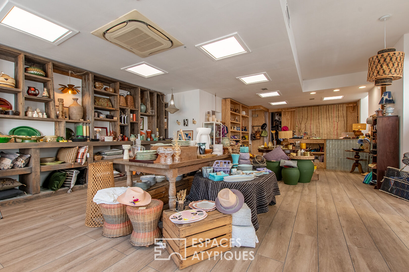Photo Immeuble de rapport au coeur des Sables d'Olonne - Local commercial + 2 logements image 4/5