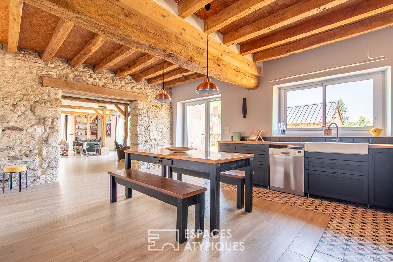 Maison de charme à la campagne avec dépendances