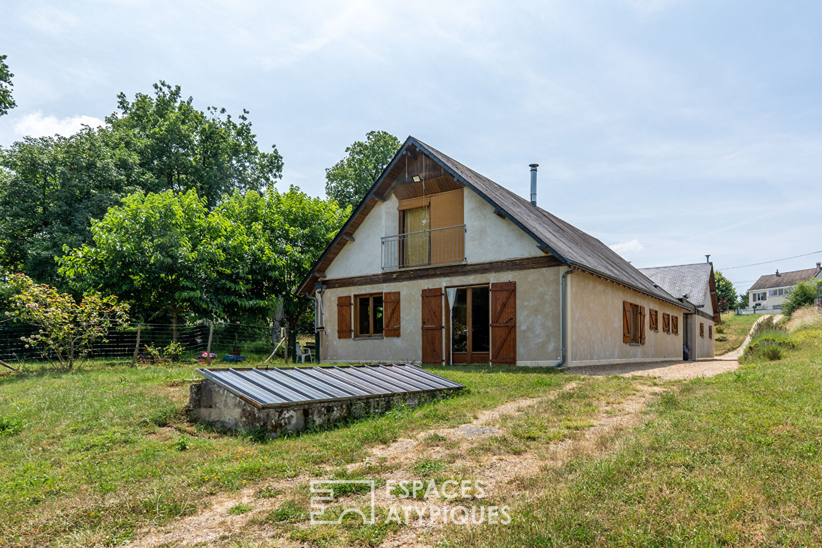 Photo Maison écologique dans un village au savoir-faire artisanal image 2/6