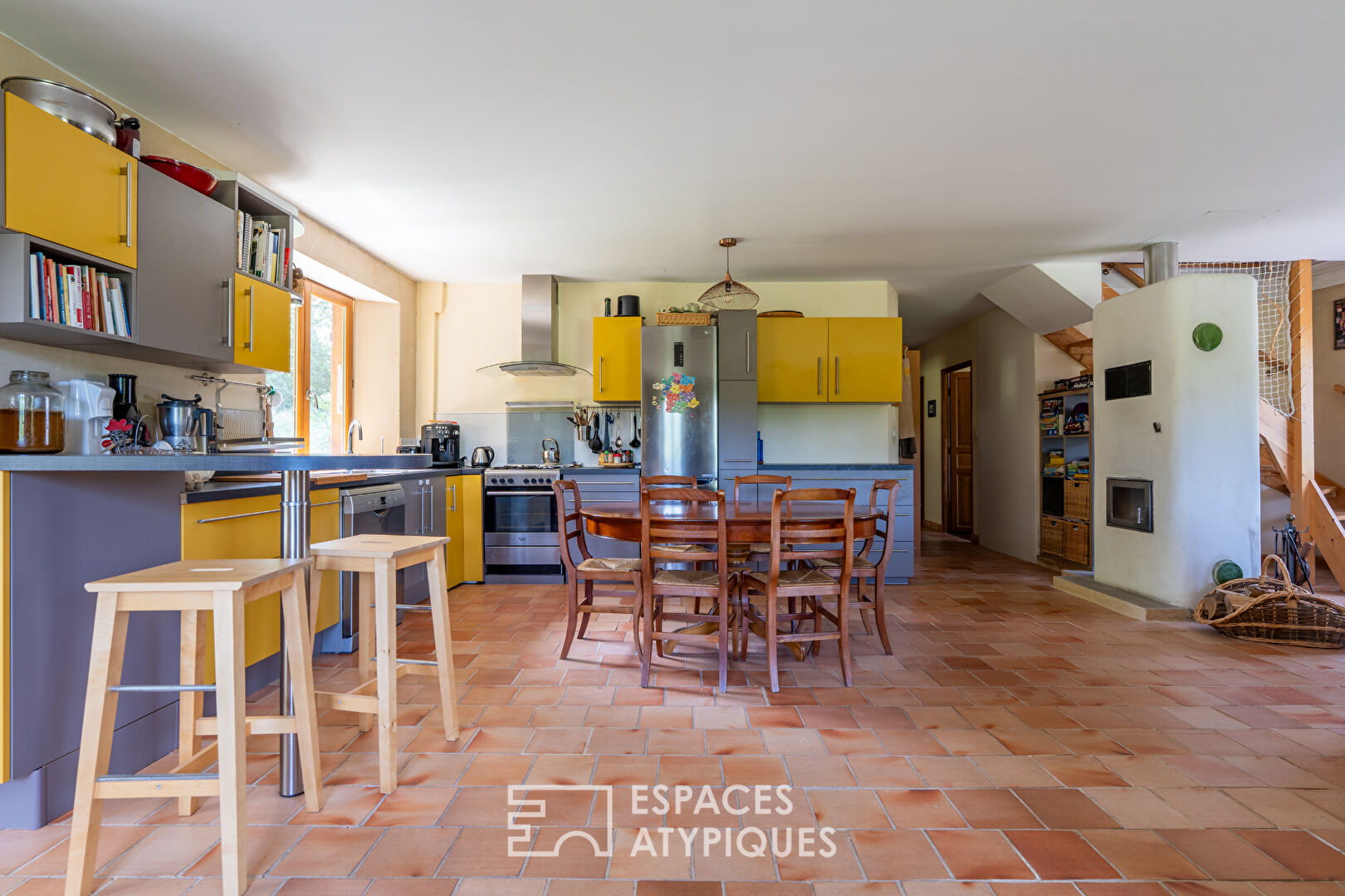 Photo Maison écologique dans un village au savoir-faire artisanal image 3/6