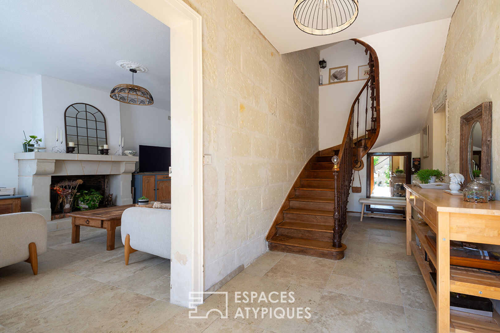 Photo Maison de Maître et dépendances, entre bourg et campagne. image 4/6