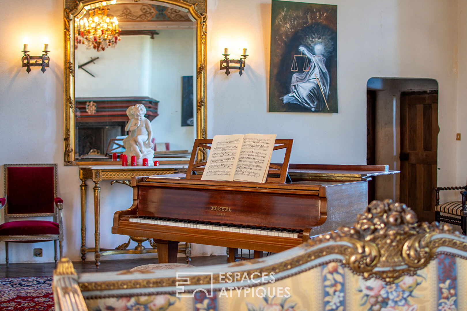 Photo Château, ancienne forteresse du XIIe siècle avec dépendances et Chapelle image 5/6