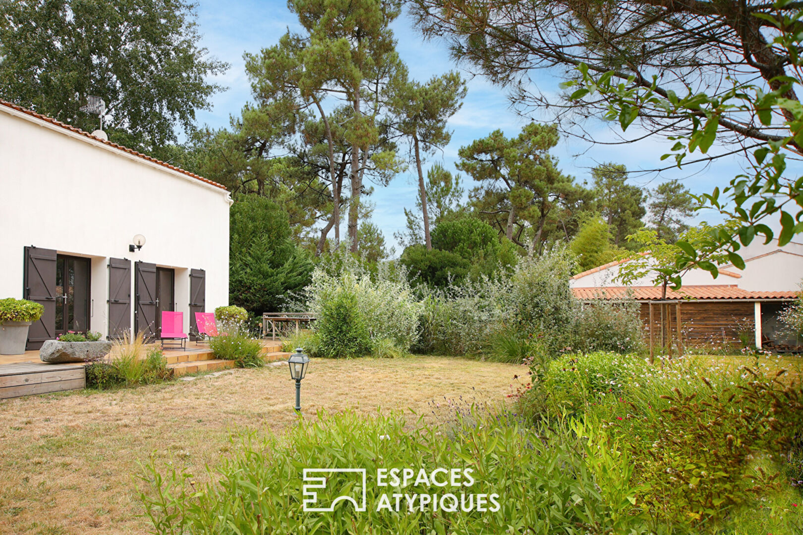Photo Maison d'exception avec jardin paysager proche de l'océan image 2/6