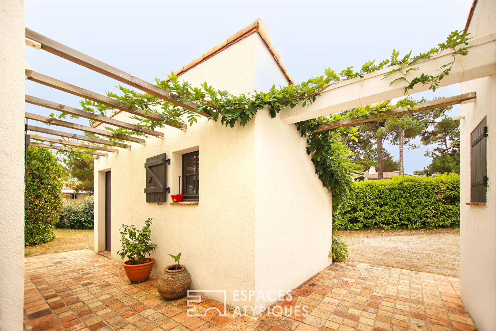 Photo Maison d'exception avec jardin paysager proche de l'océan image 4/6
