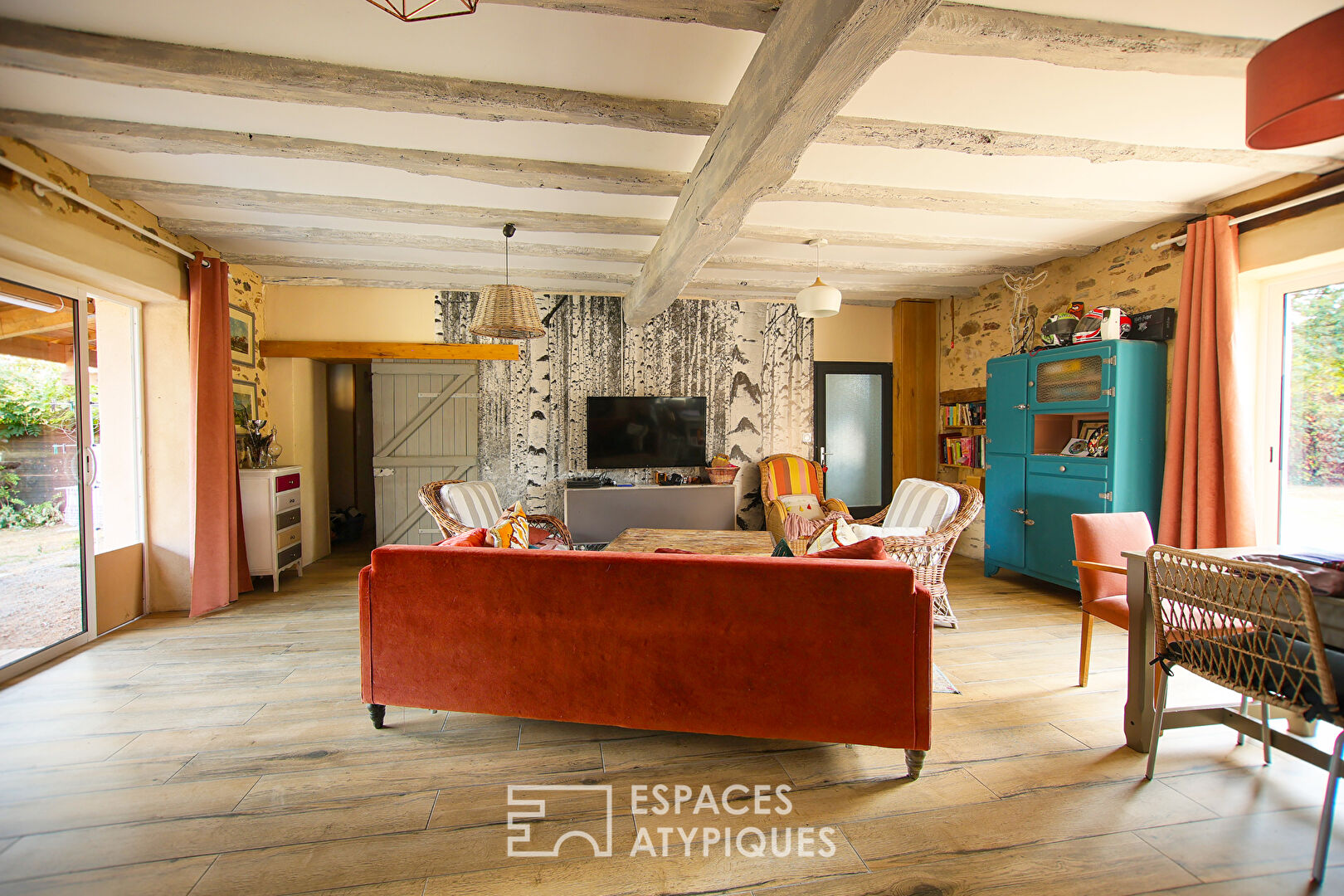Photo Propriété en pierre avec installations équestres, logements insolites et Spa image 3/6
