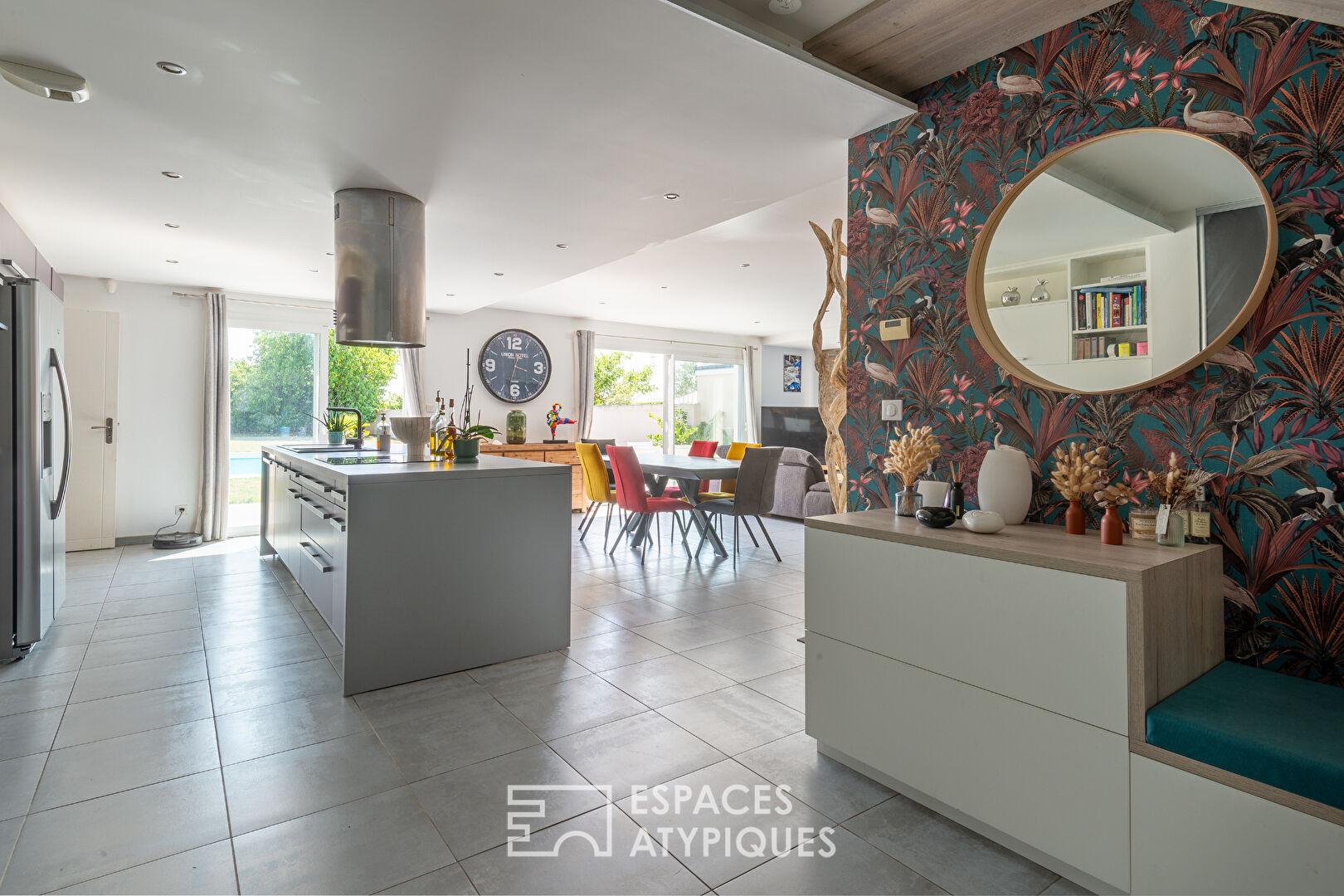 Photo Maison contemporaine avec piscine et jardin image 4/6