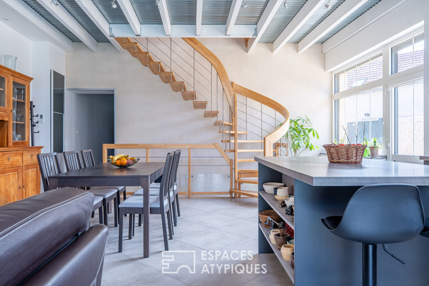 Photo Maison familiale rénovée avec piscine et maison d'amis image 3/6