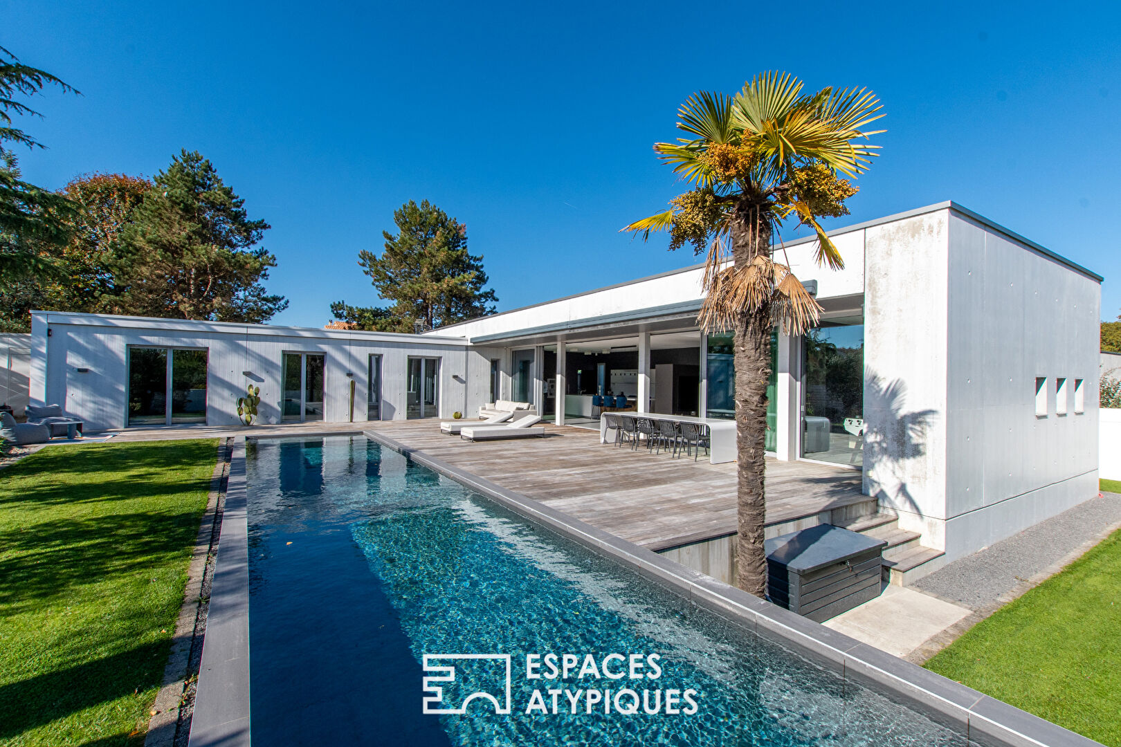 Maison californienne avec piscine