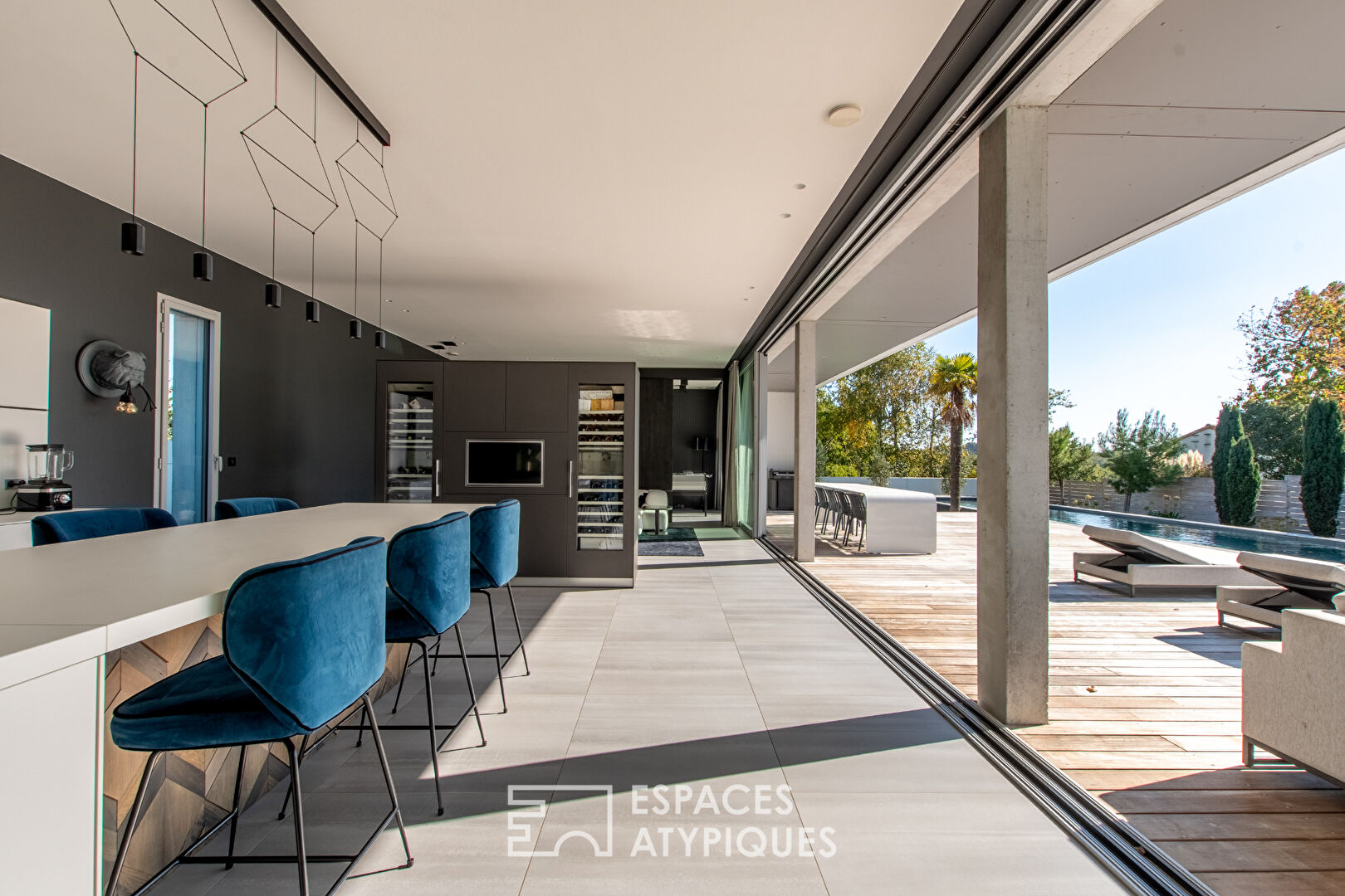 Photo Maison californienne avec piscine image 2/6