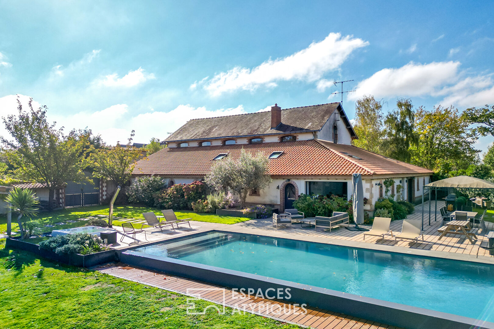 Photo Propriété d'exception : Authentique longère rénovée image 1/6