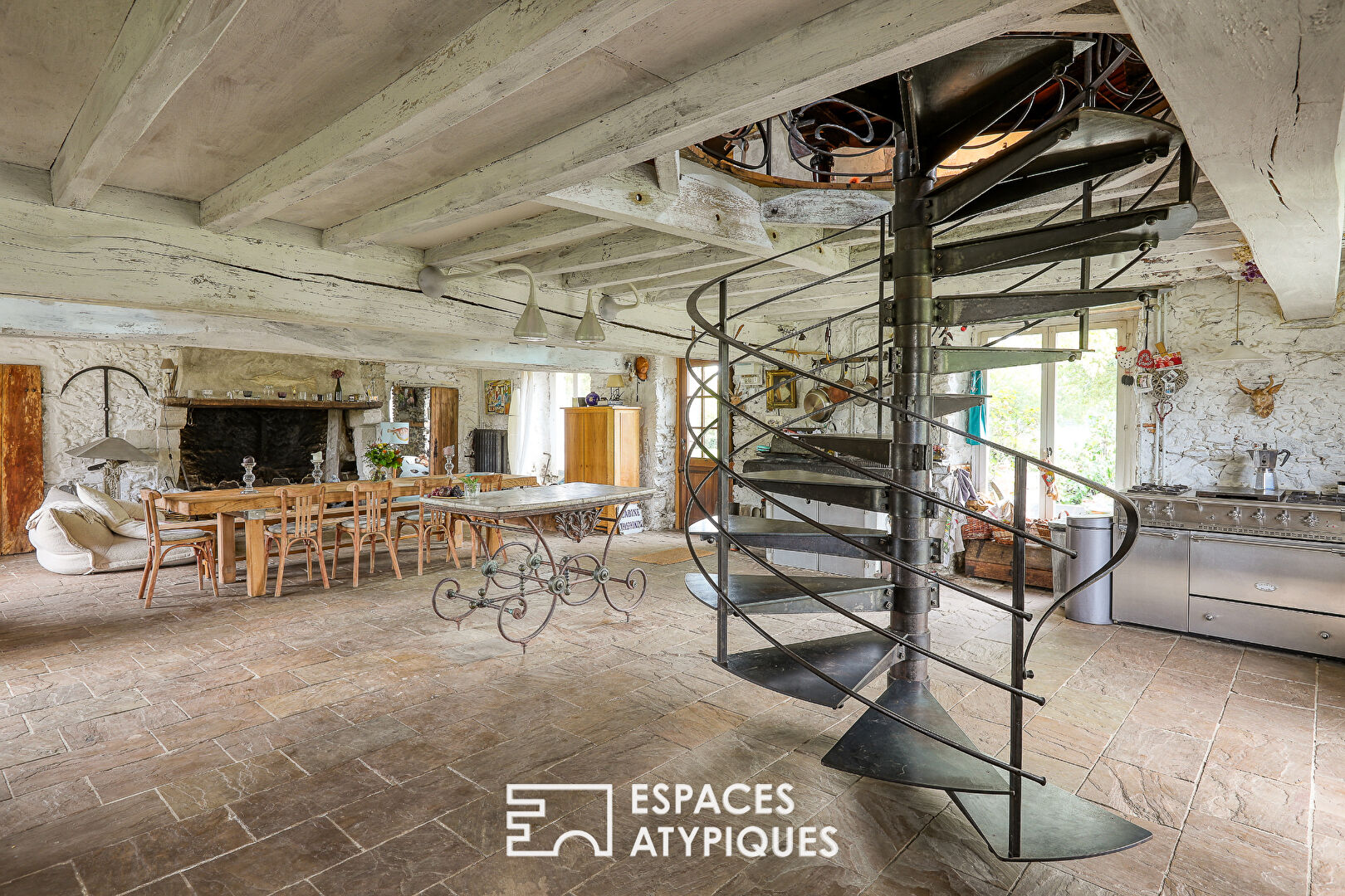 Charme authentique et grands volumes en bord de Loire