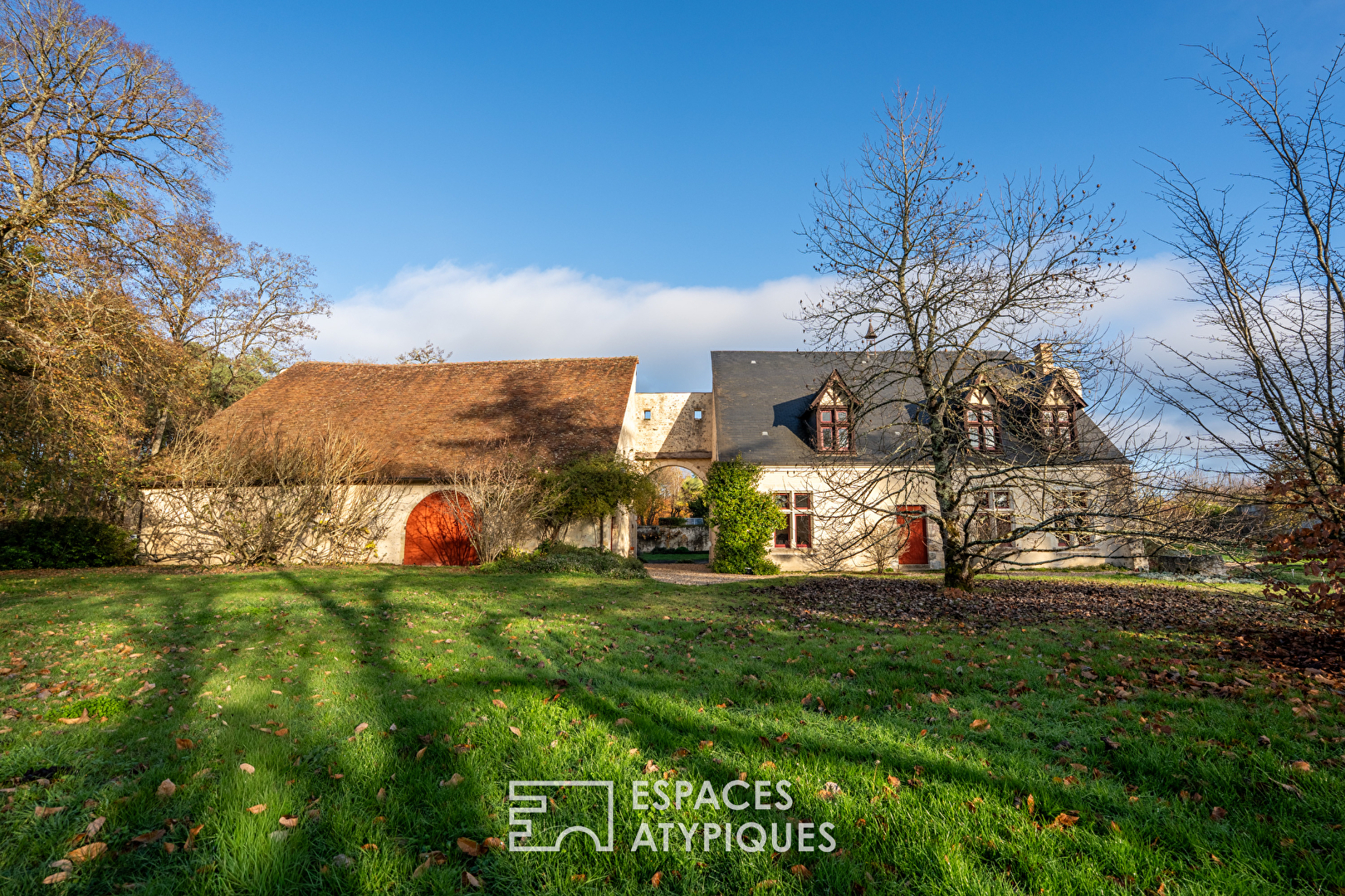 Ancienne commanderie du XVème siècle et son parc avec étang