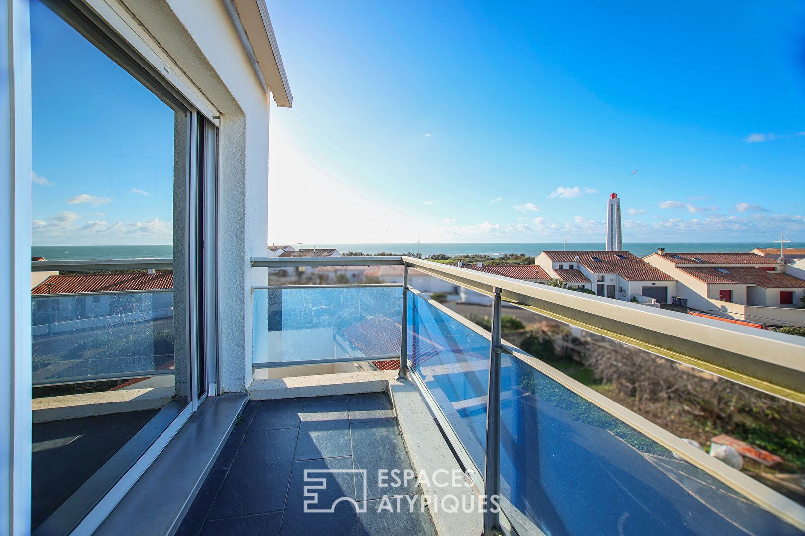 Photo Appartement lumineux avec balcon vue mer image 1/4