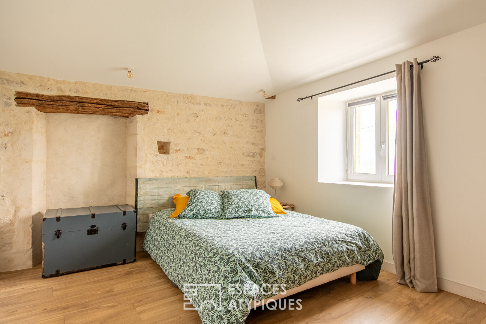 Photo Commanderie du XIVème siècle avec maison principale et gîte de charme image 6/6