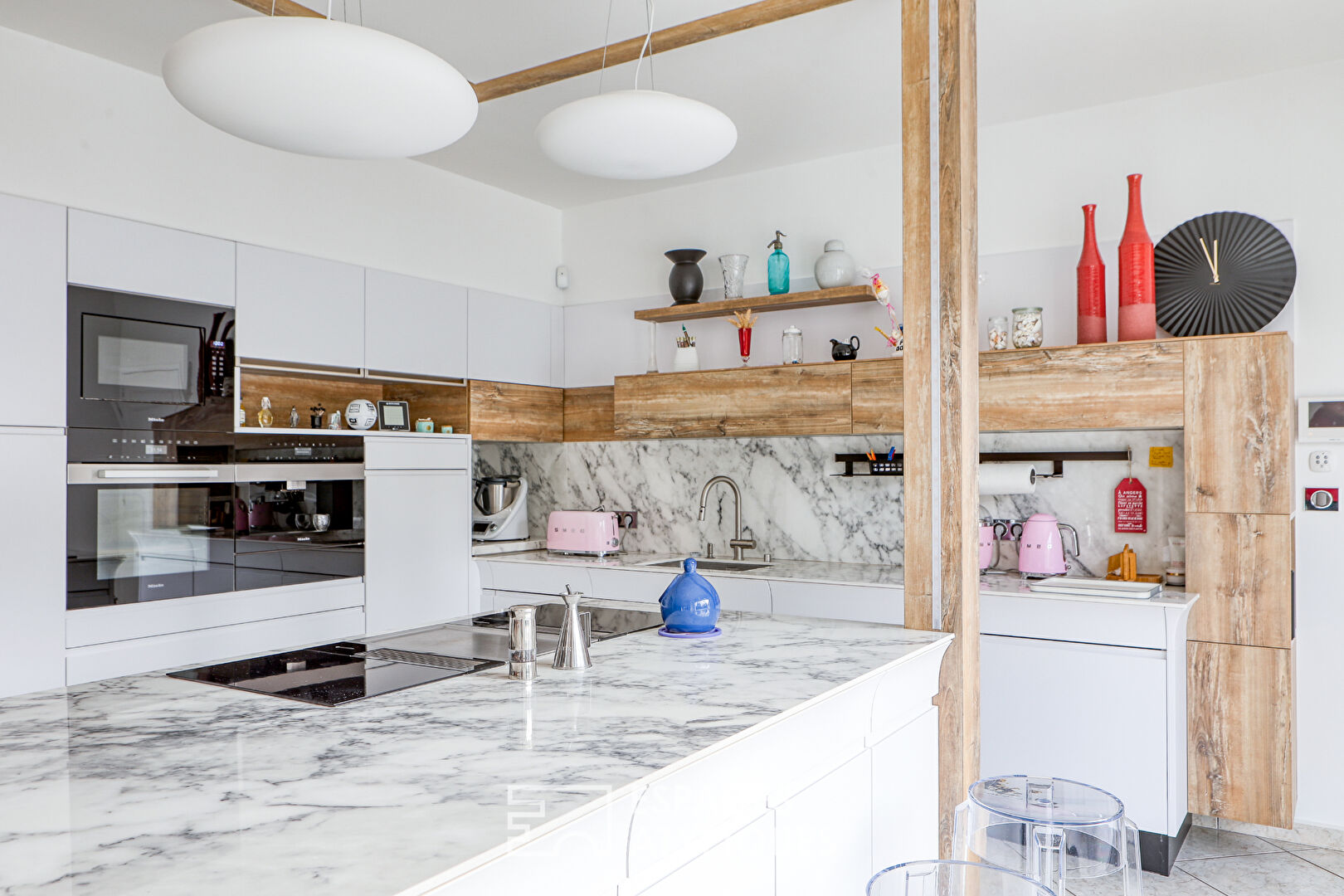 Photo Villa contemporaine avec piscine & spa : l'élégance d'une vie dedans-dehors, au coeur de Pruniers image 6/6