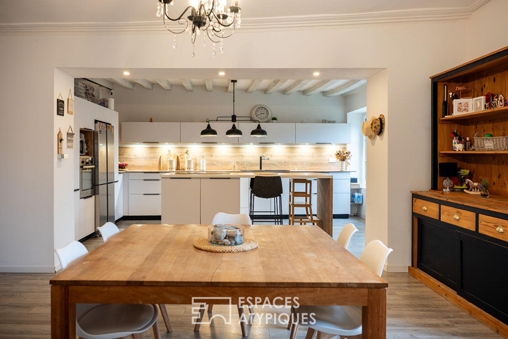 Ancien presbytère du XIXeme siècle au charme préservé