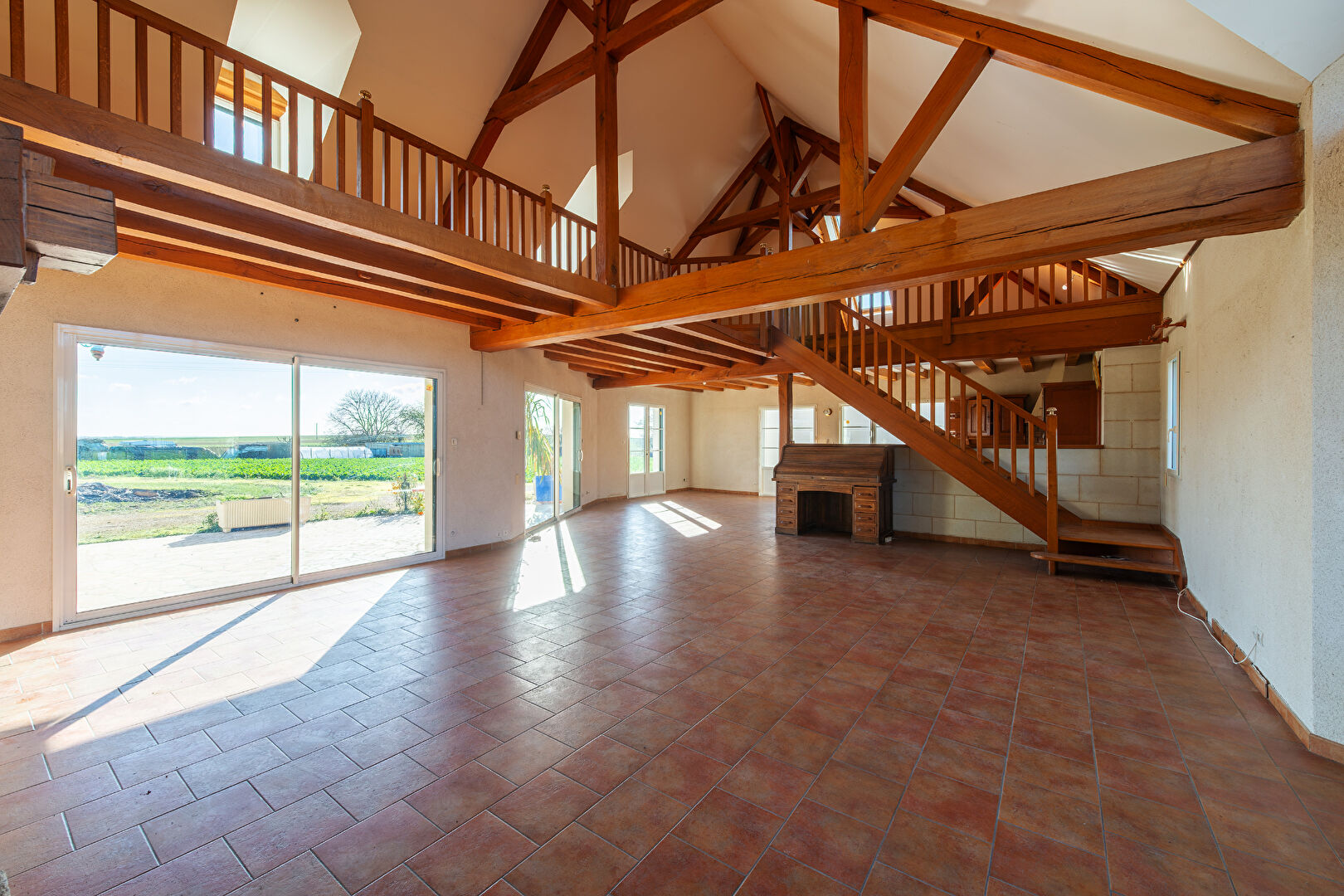 Photo Maison d'architecte avec vie de plain-pied et dépendances image 3/6