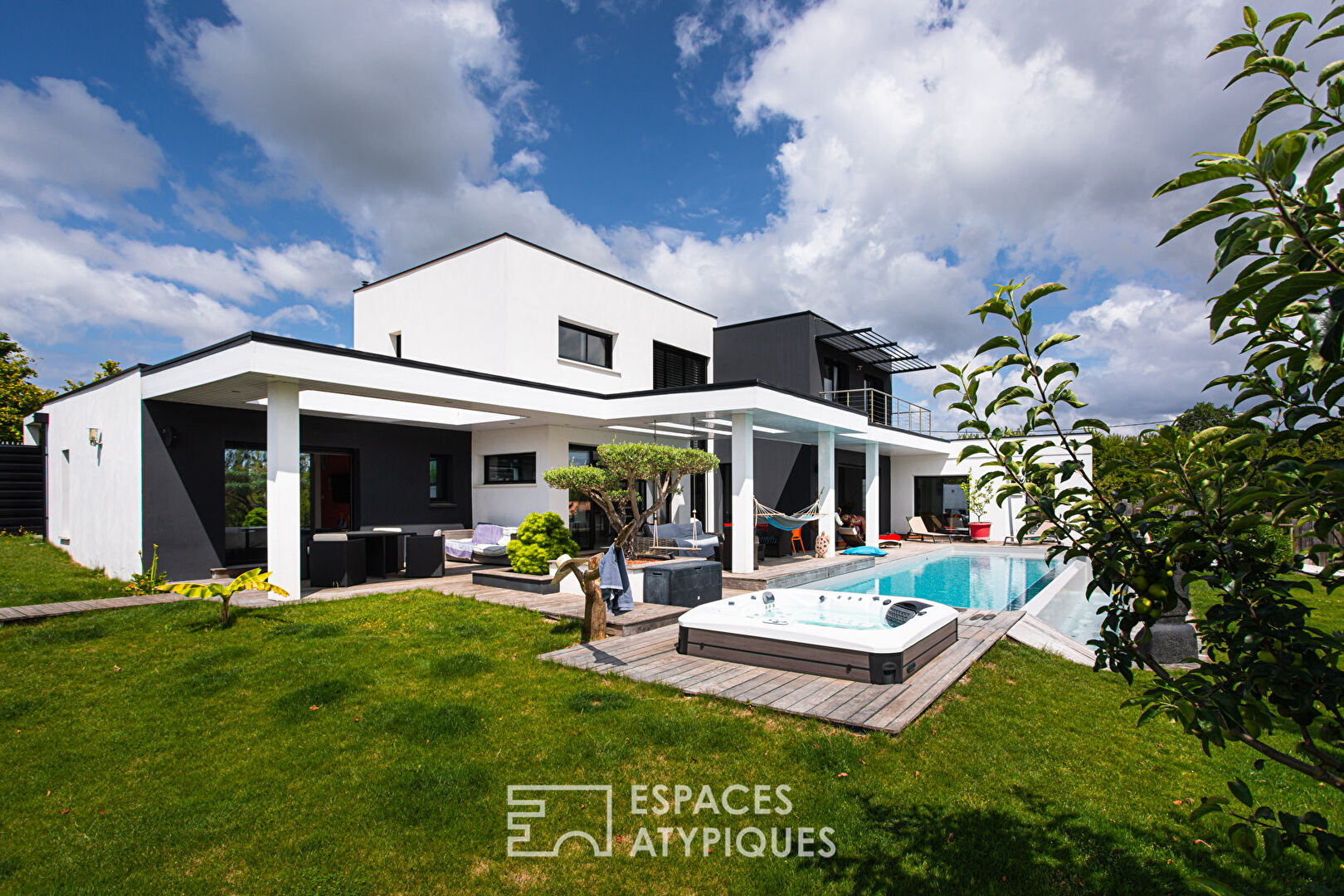 Photo Contemporaine d'exception ouverte sur l'extérieur image 2/6