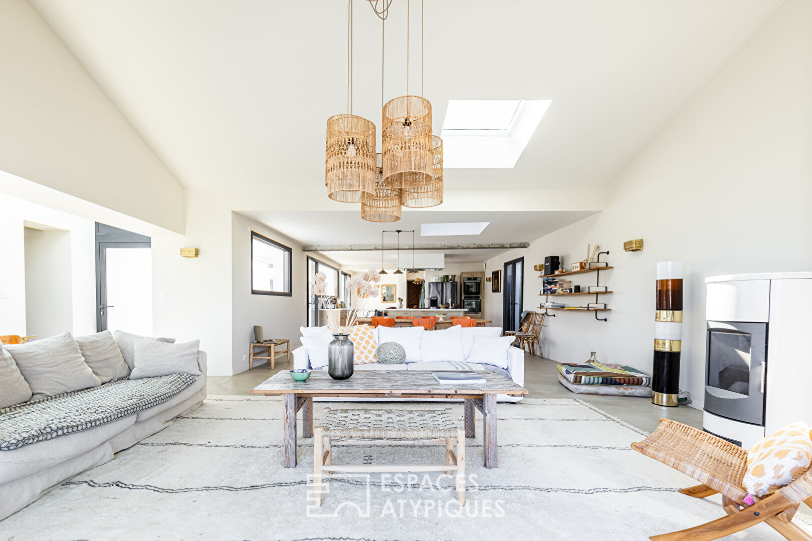 Repaire contemporain en coeur de village