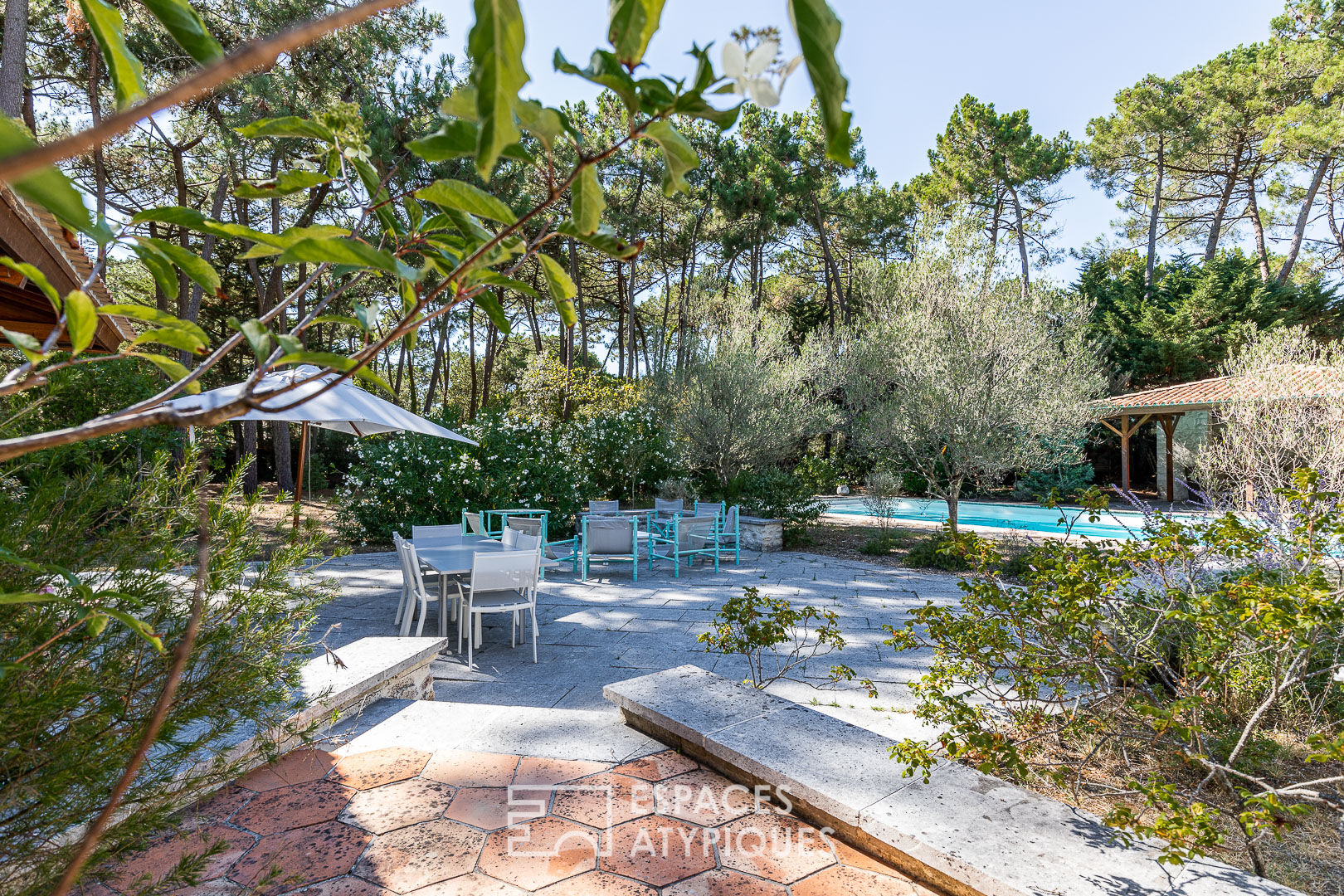Photo Une architecture signée, la plage à pied au coeur de la forêt image 3/6