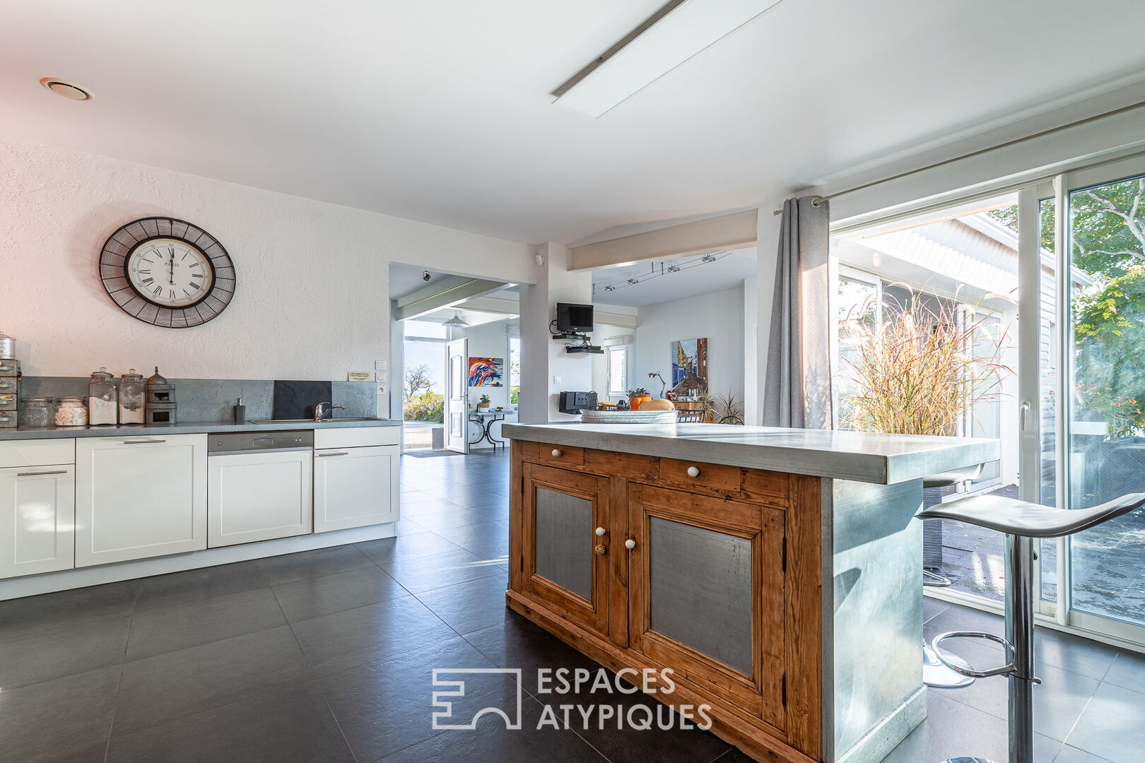 Photo Maison et ses nombreuses annexes avec vue mer imprenable image 6/6