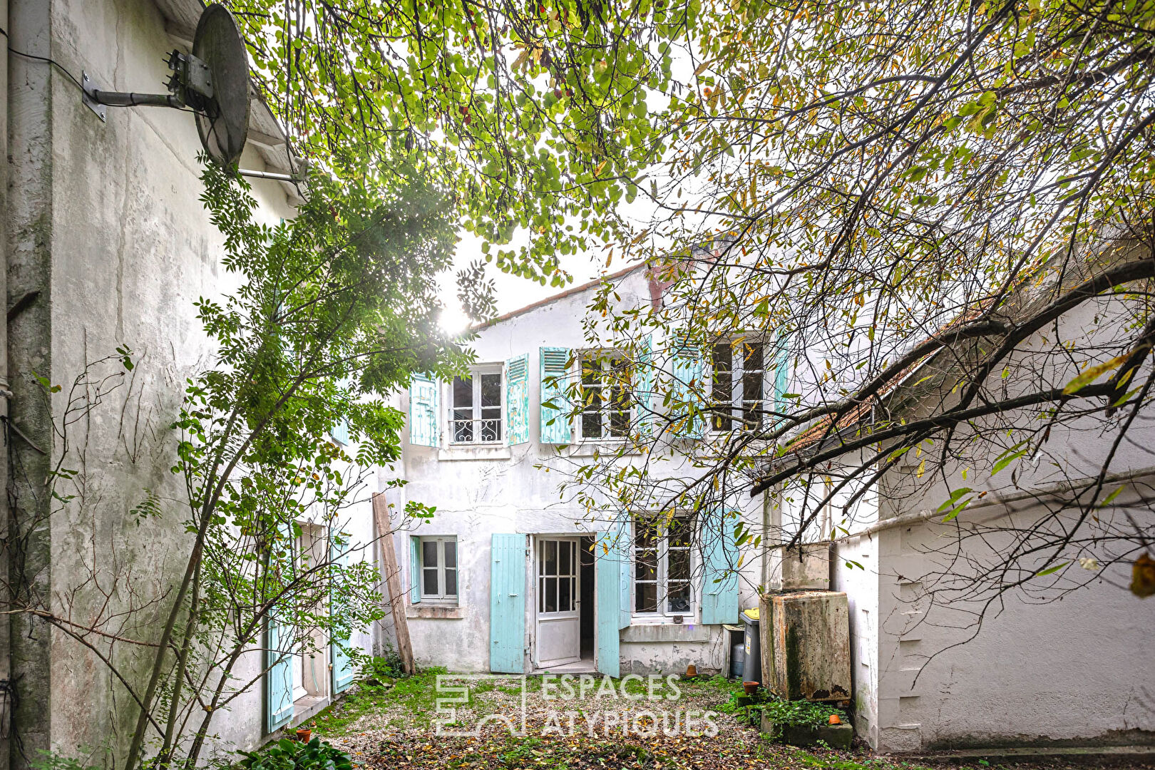 Photo La belle endormie sur son île privée image 3/6