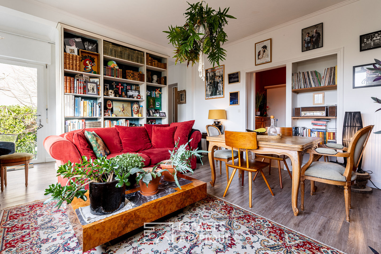 Photo Bourgeoise endormie à proximité des plages image 4/6