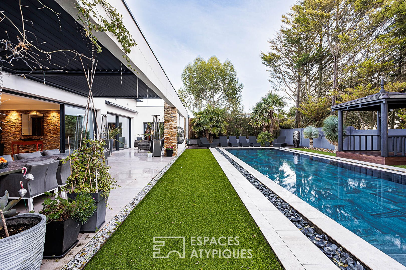 Contemporaine d'exception en coeur de village